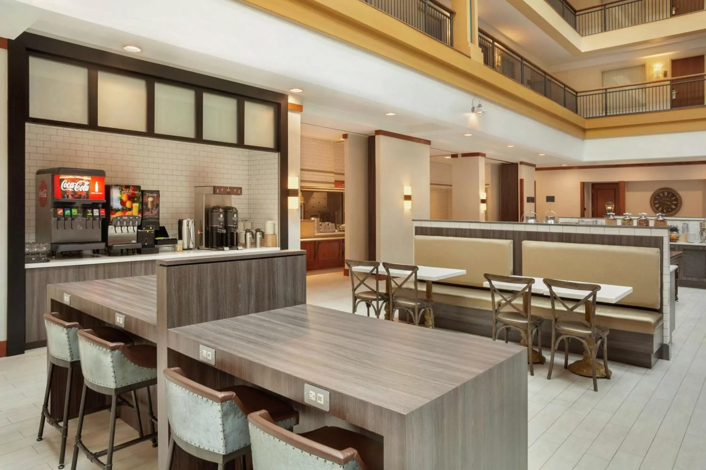 Dining area, Restaurant/Places to Eat in Embassy Suites by Hilton Denver International Airport