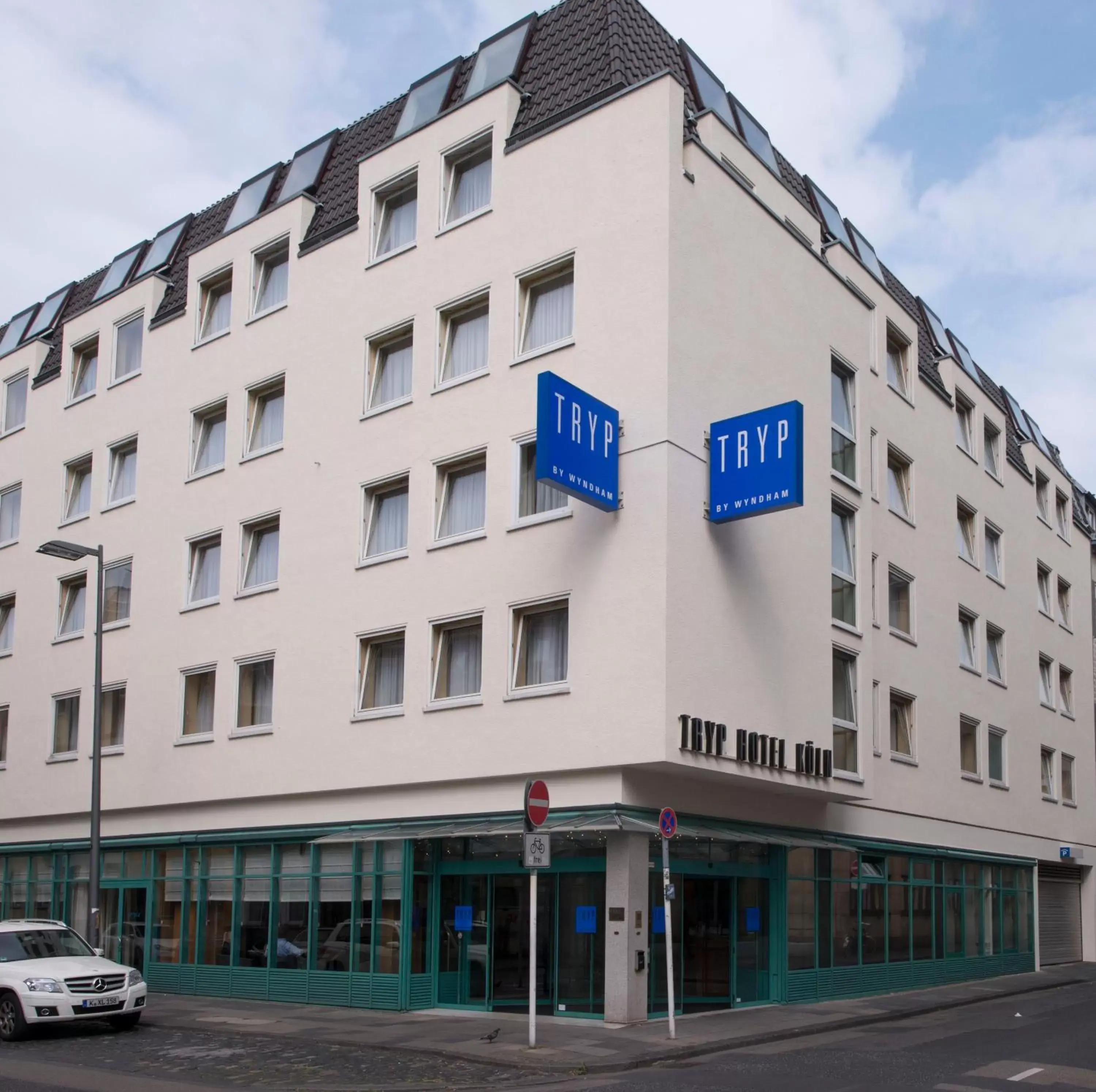 Facade/entrance, Property Building in TRYP by Wyndham Köln City Centre