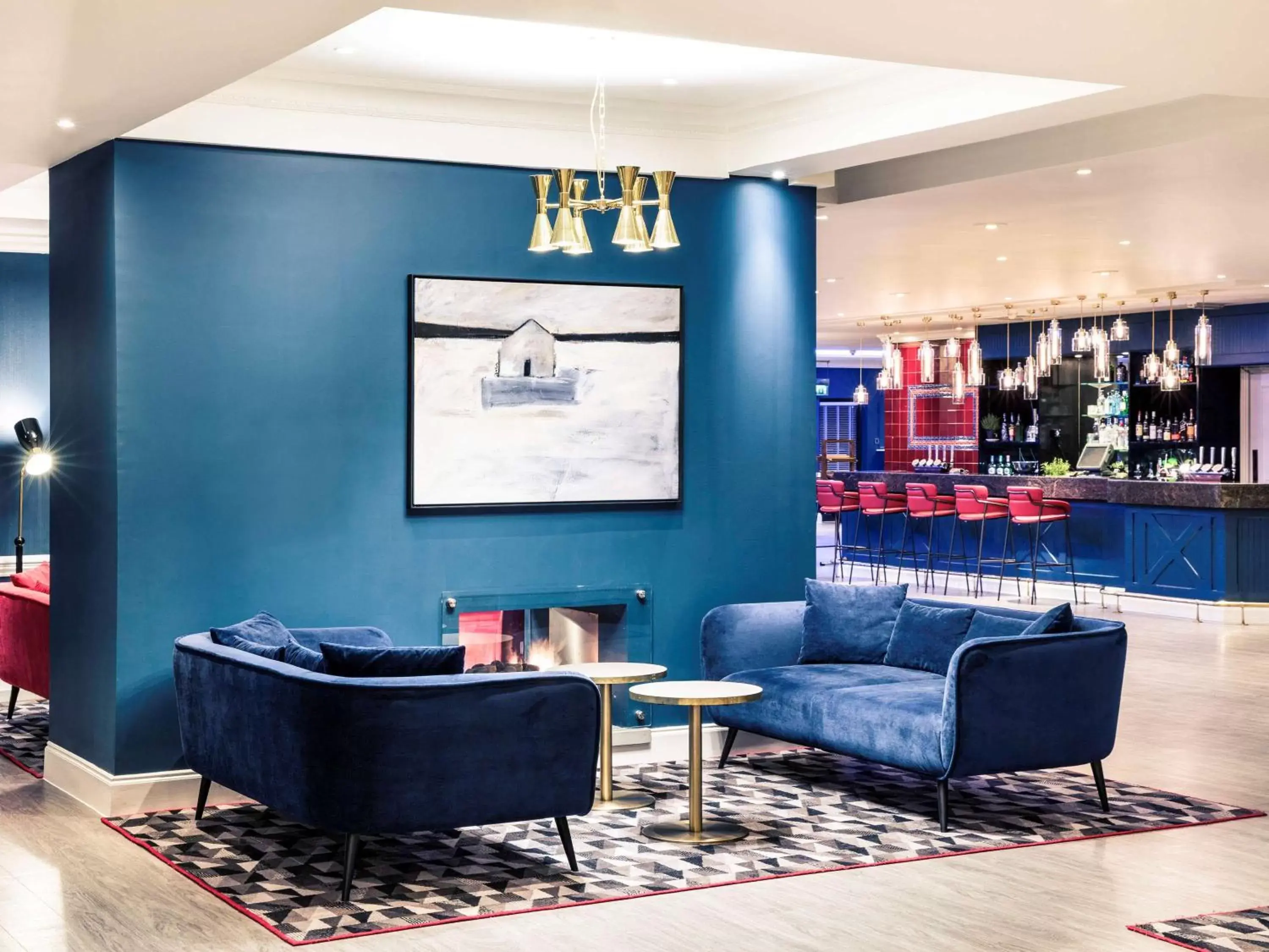 Lounge or bar in Mercure Swansea Hotel Lounge or bar in Mercure Swansea Hotel