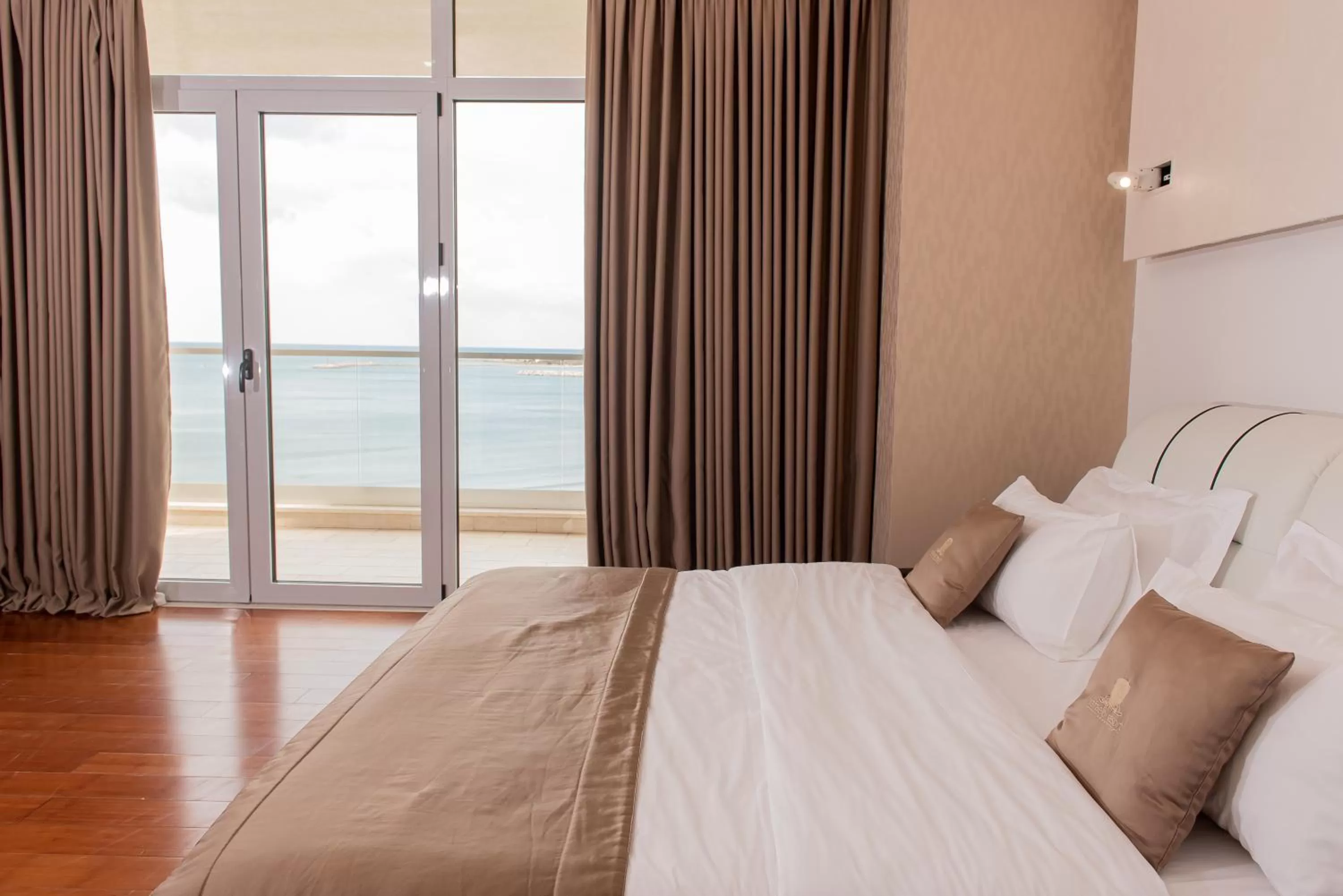 Bed in Deluxe & Executive SPA by Rafaelo