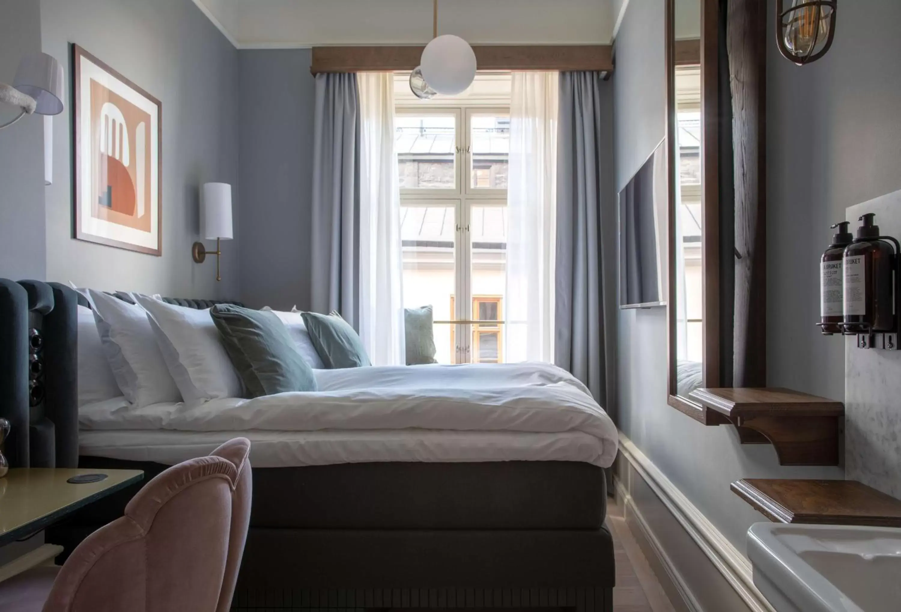 Bedroom, Bed in Hotel Frantz, WorldHotels Crafted Bedroom, Bed in Hotel Frantz, WorldHotels Crafted