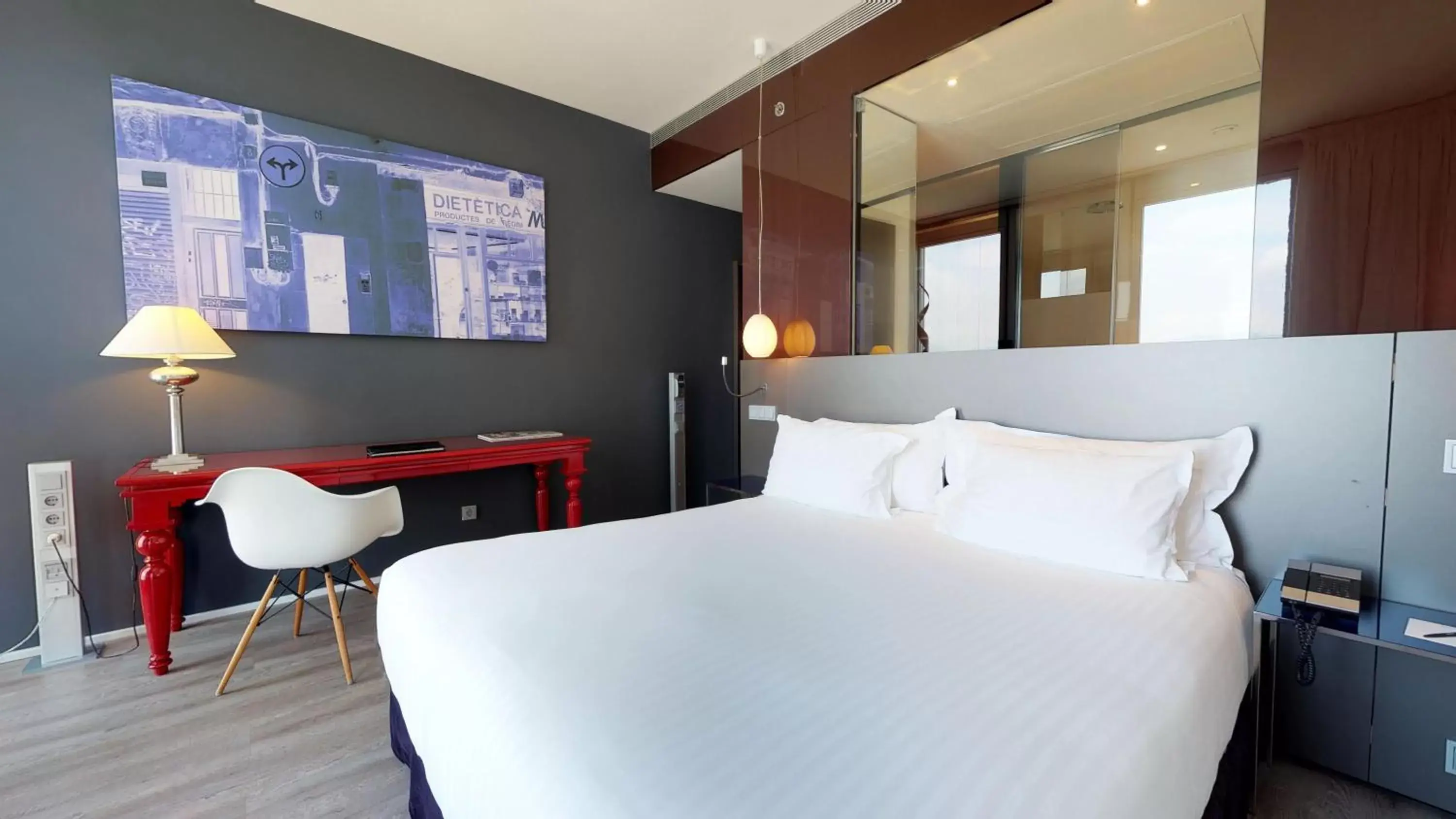 Bedroom, Bed in The Level at Melia Barcelona Sky