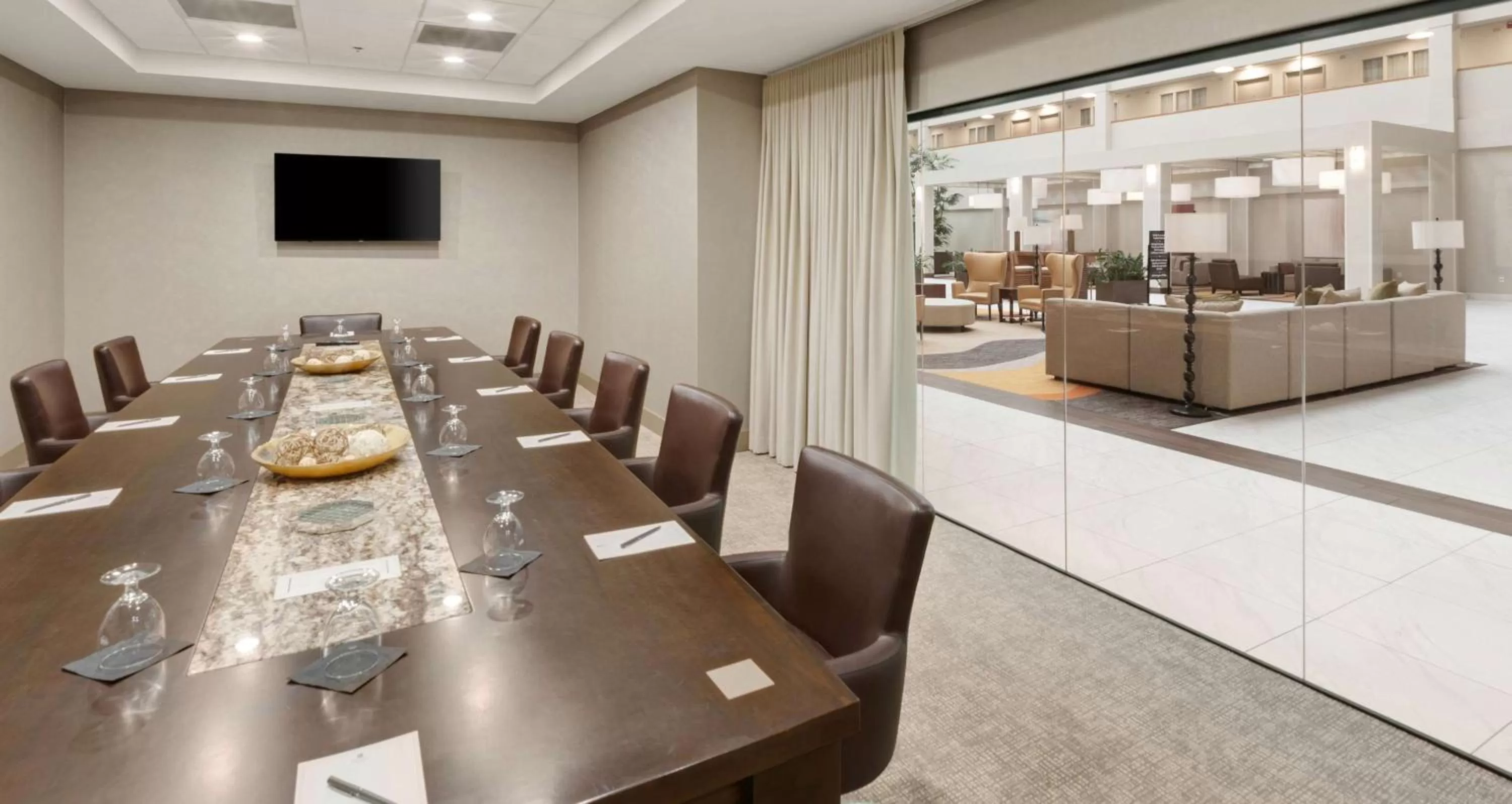 Lobby or reception in Embassy Suites by Hilton Milwaukee Brookfield