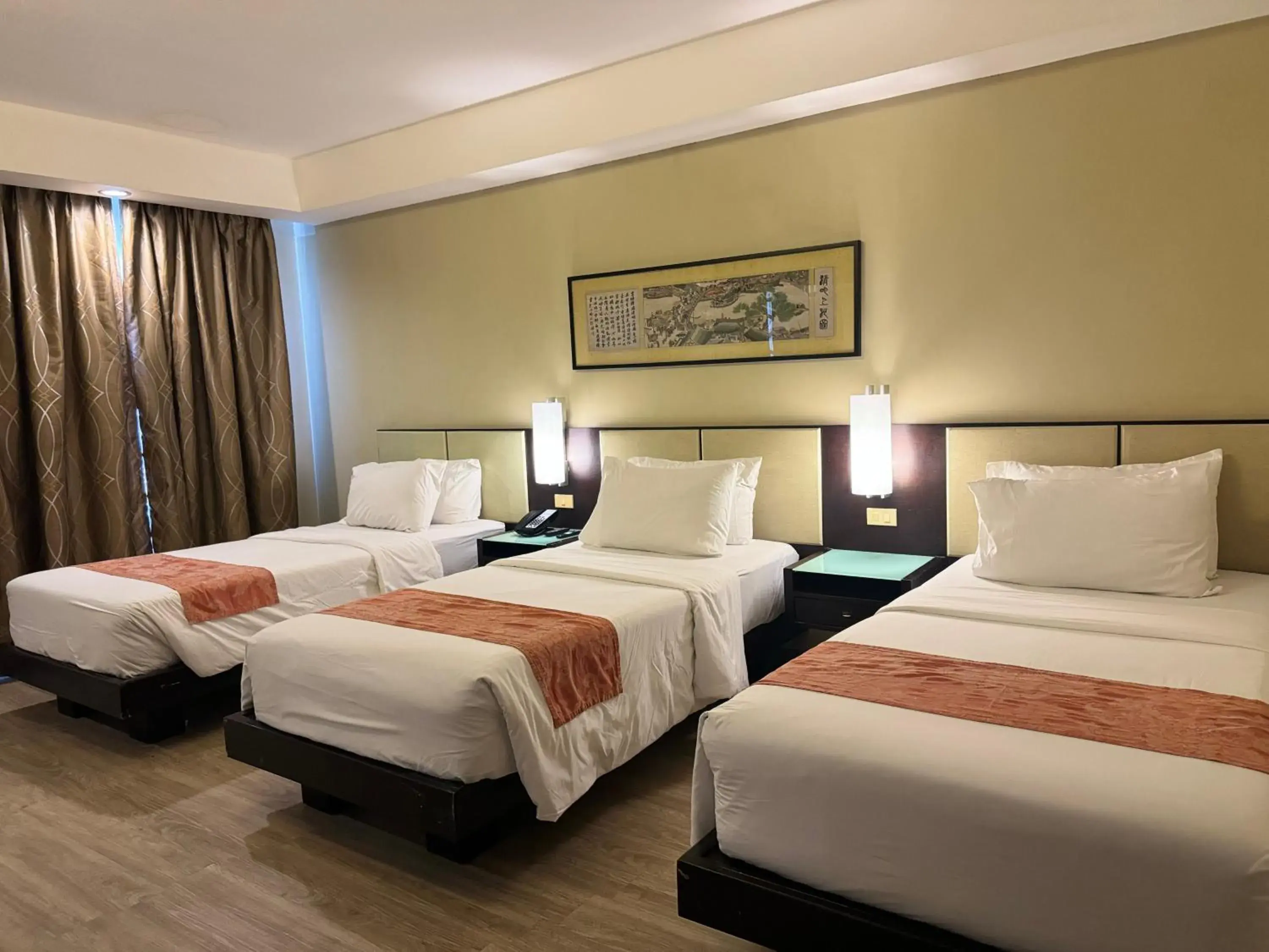 Bed in Circle Inn - Iloilo City Center