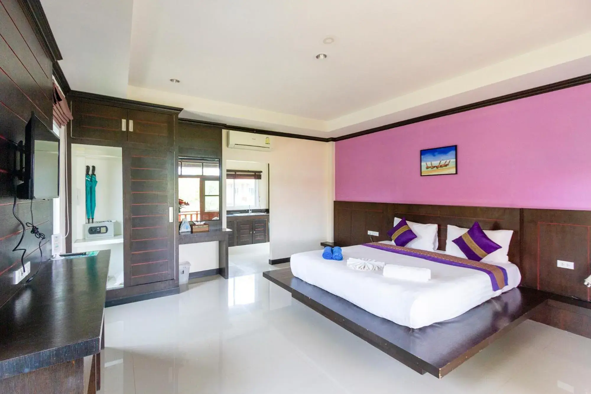 Bedroom in Lanta Lapaya Resort