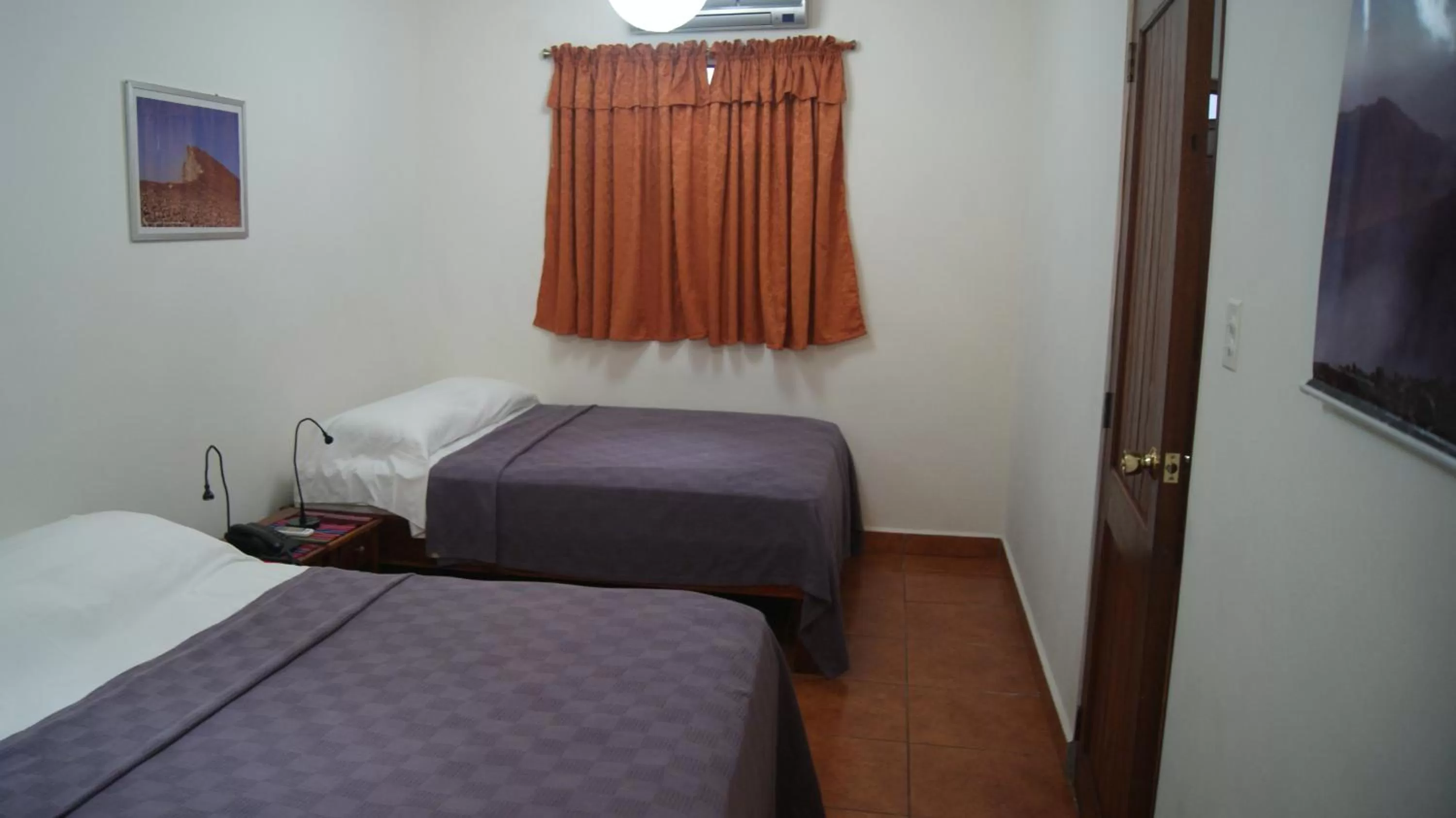 Bedroom, Bed in Hotel Cacique Adiact