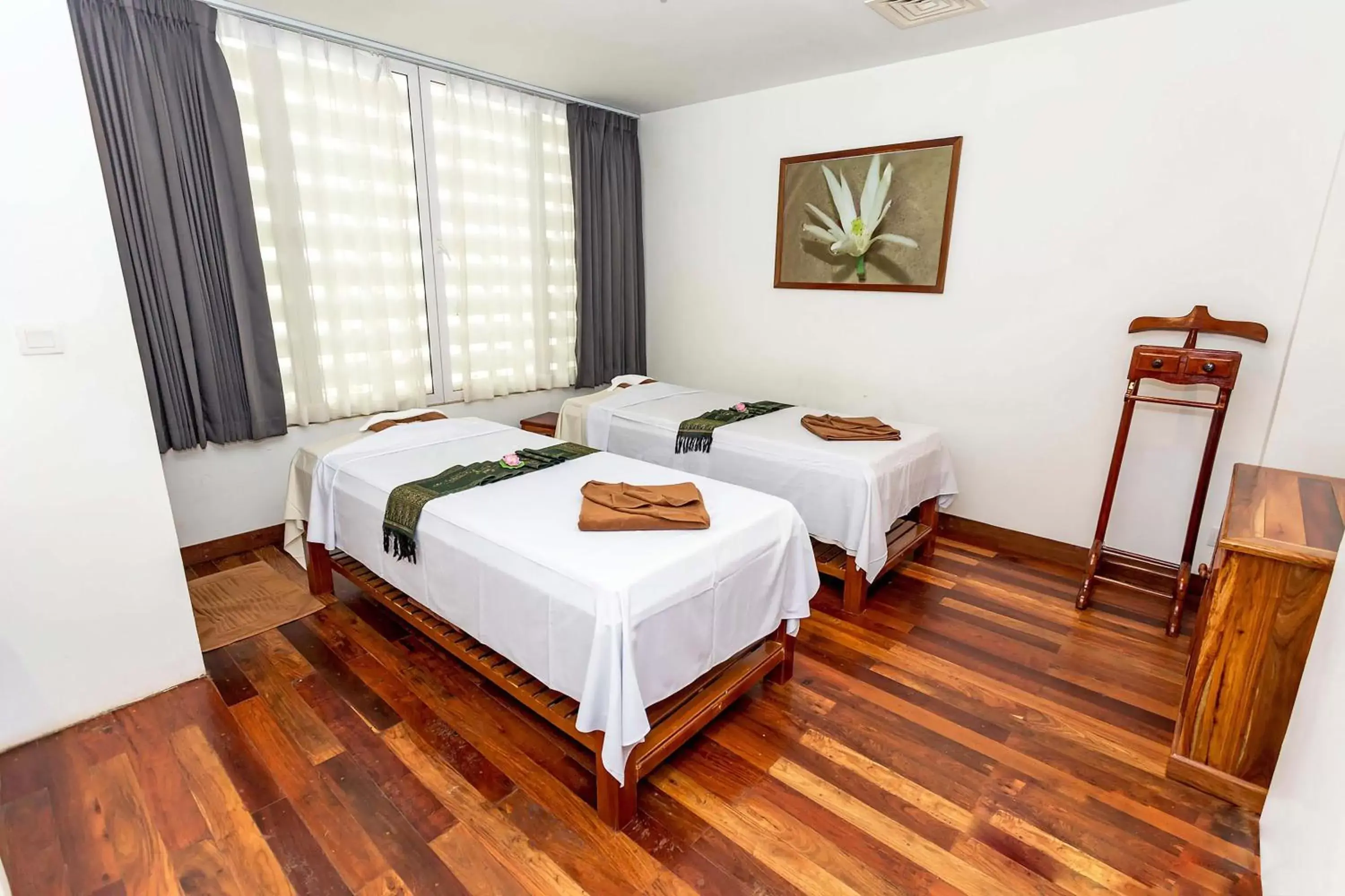 Massage, Bed in Somadevi Residence