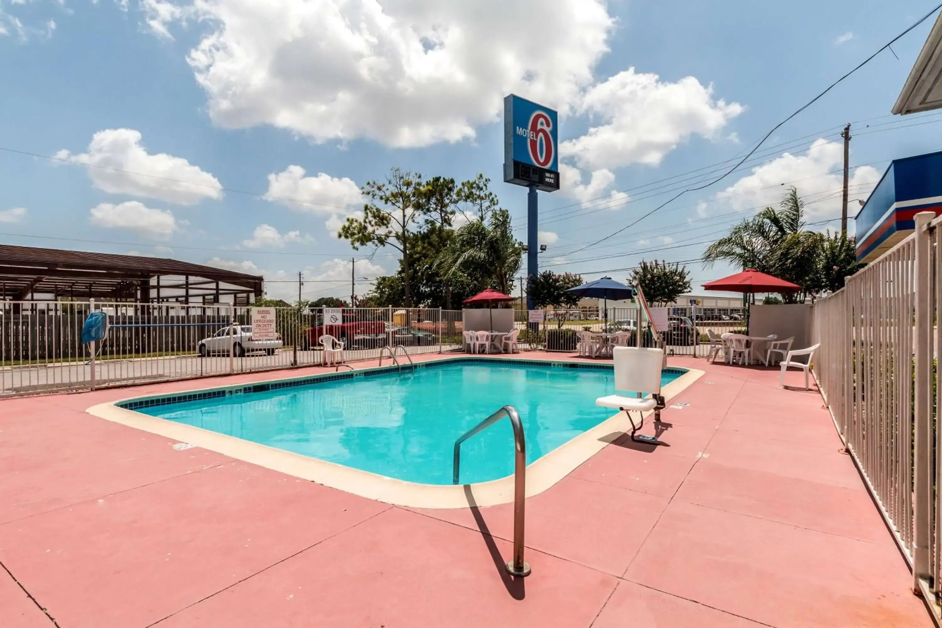 Day, Swimming Pool in Motel 6-Victoria, TX