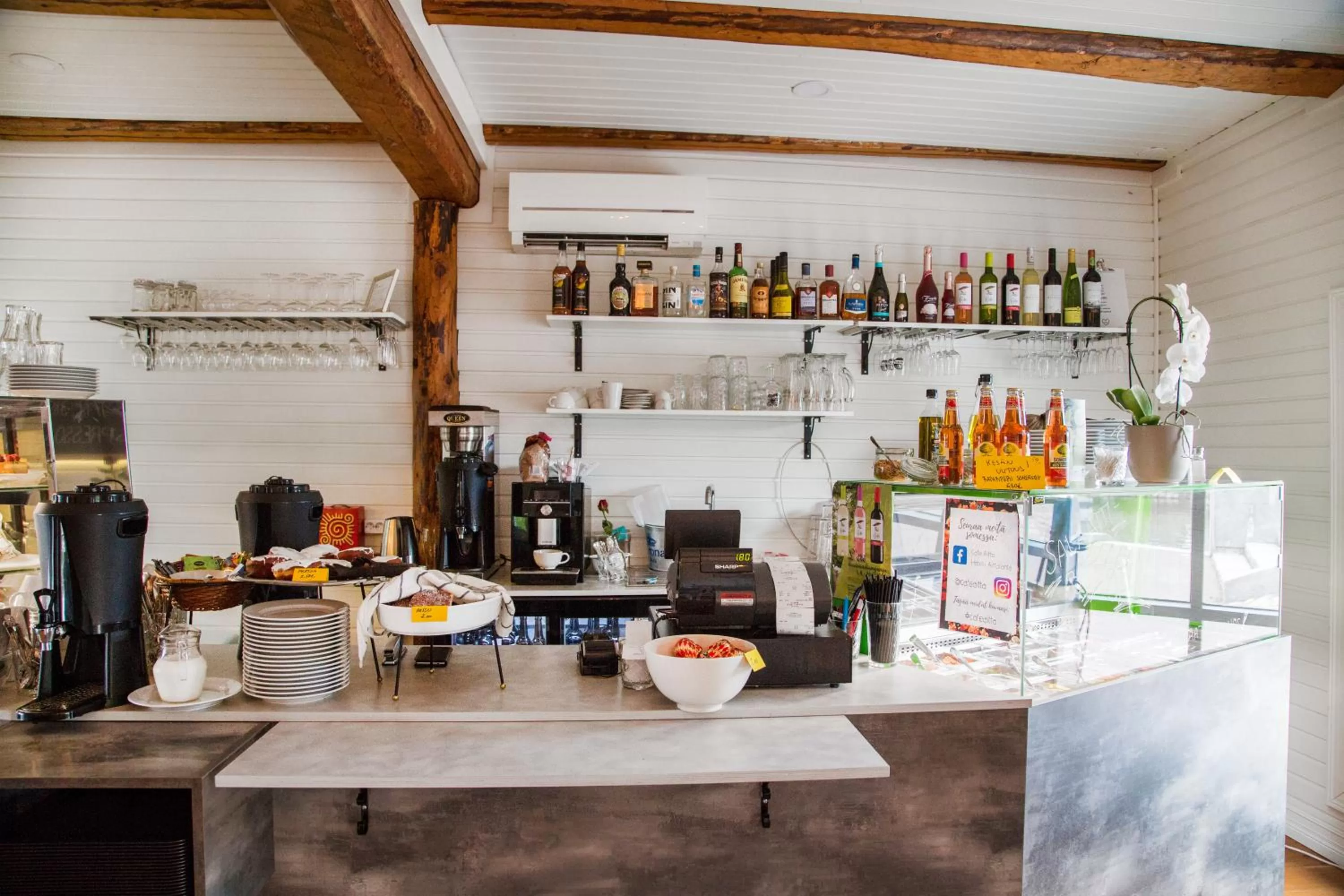 Restaurant/places to eat in Hotelli Aittaranta