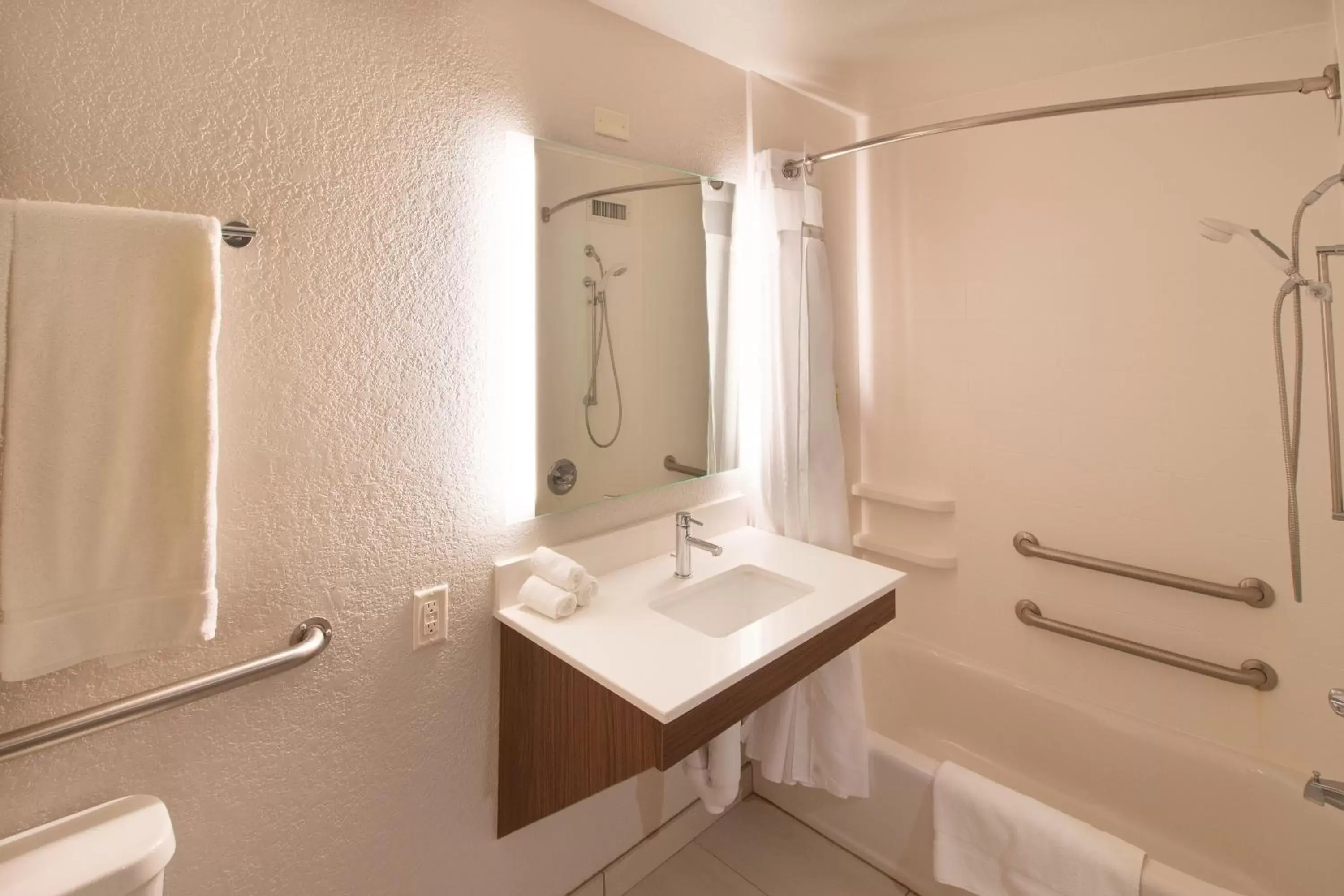 Bathroom in Holiday Inn Express & Suites - Worthington, an IHG Hotel