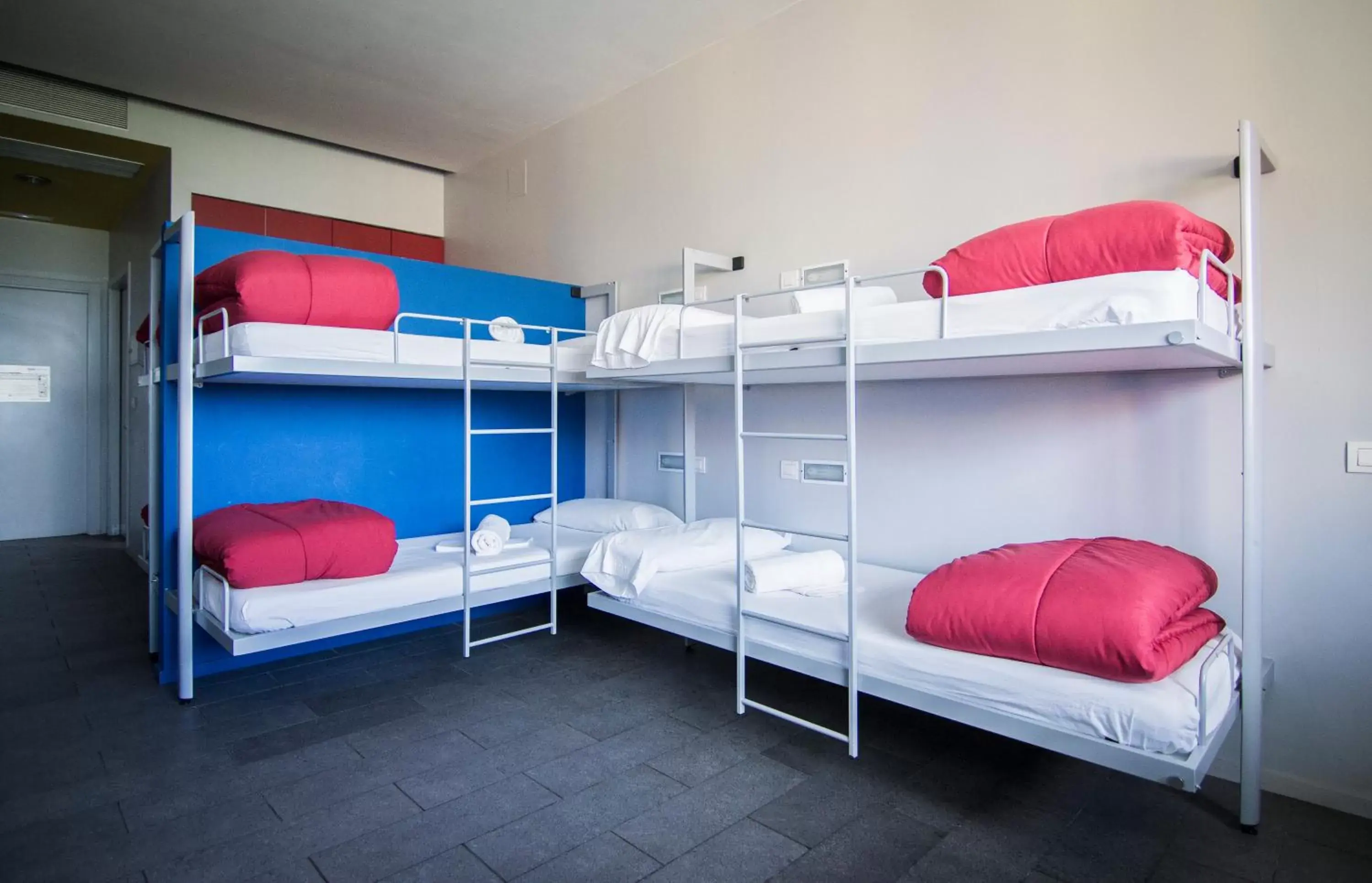 Photo of the whole room, Bunk Bed in Centre Esplai Albergue