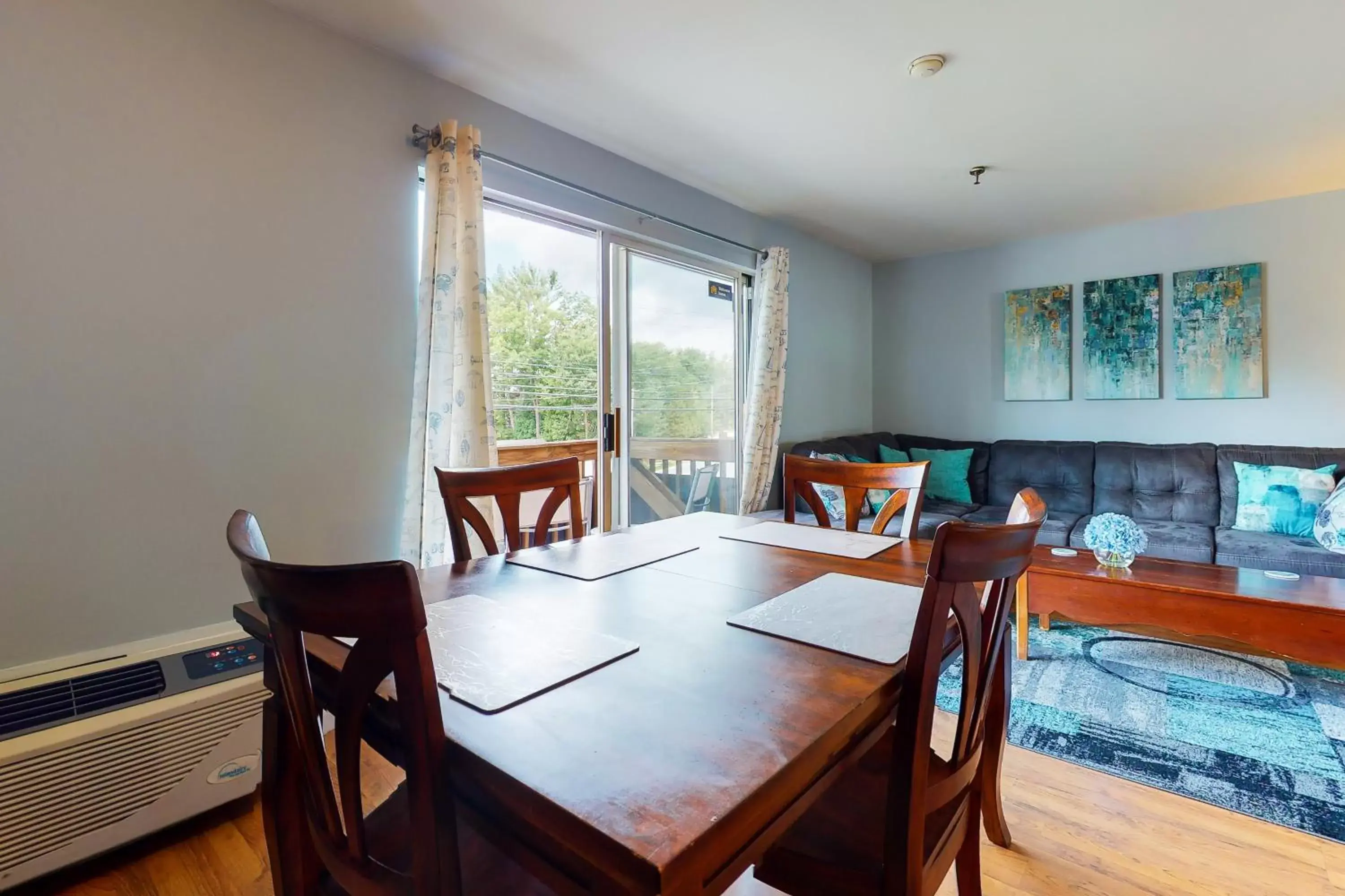 Dining Area in Lake Winnipesaukee Retreat