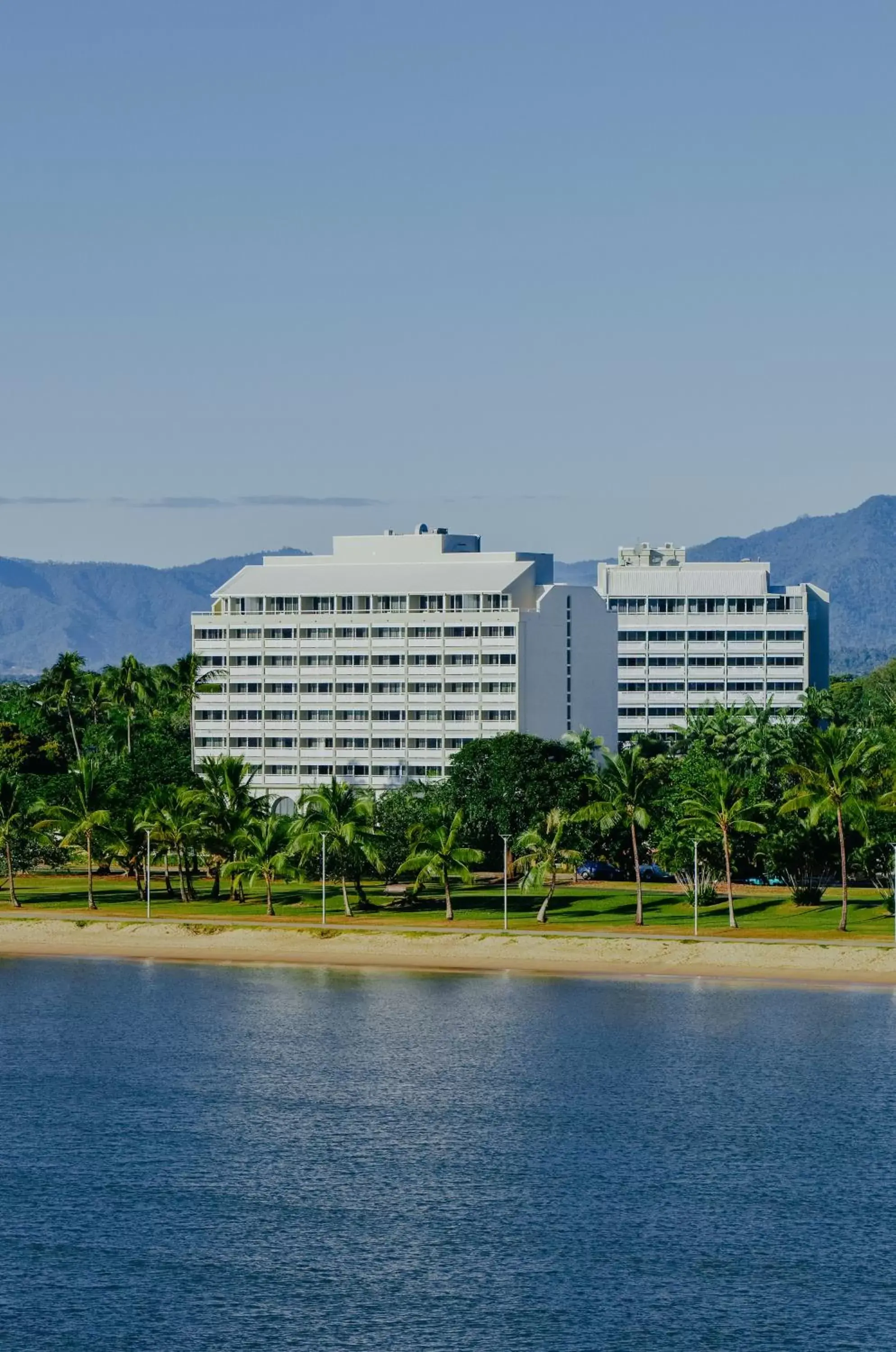 Property building in Cairns Harbourside Hotel Property building in Cairns Harbourside Hotel