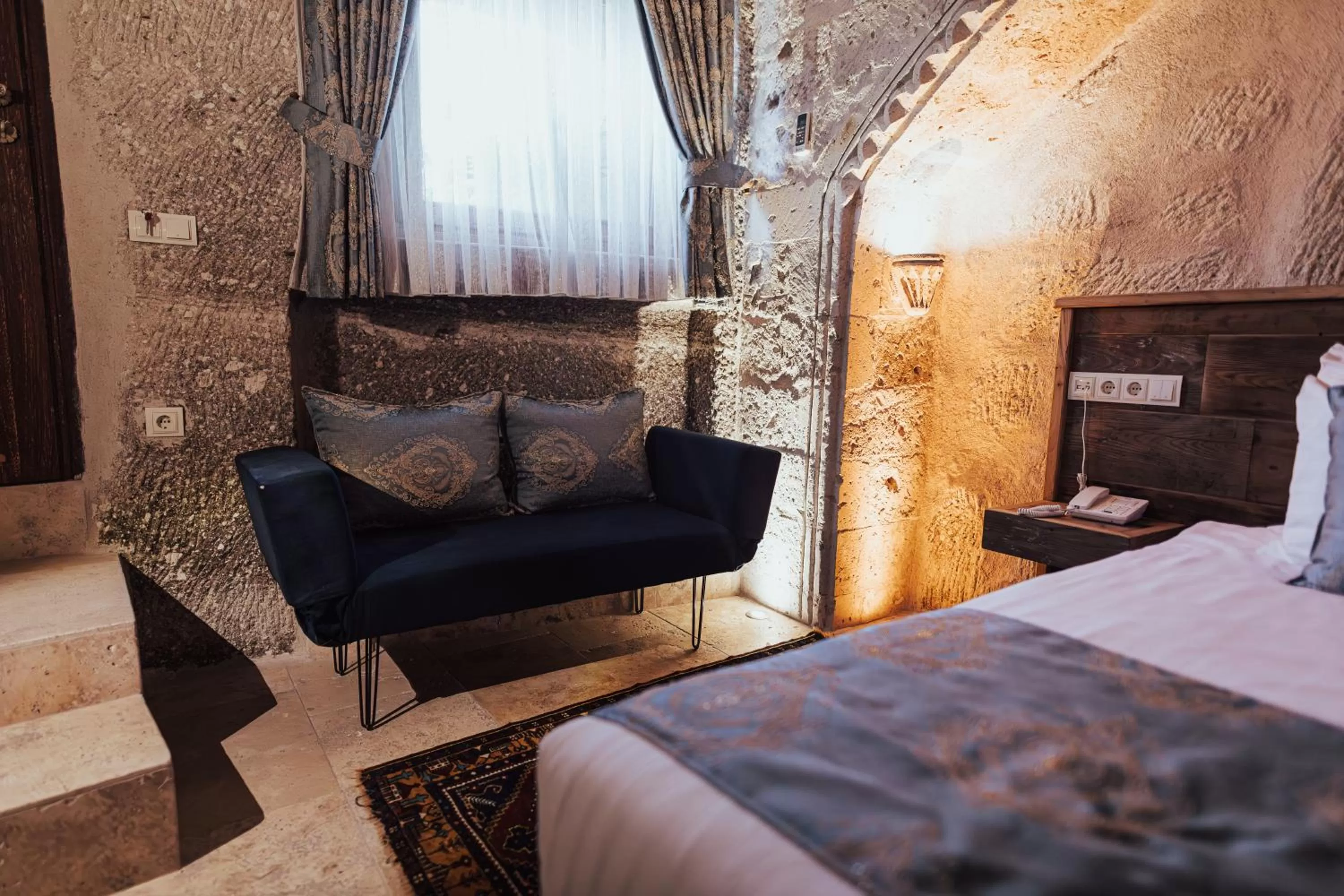 Seating area, Bed in Şah Saray Cave Suites Halal Hotel