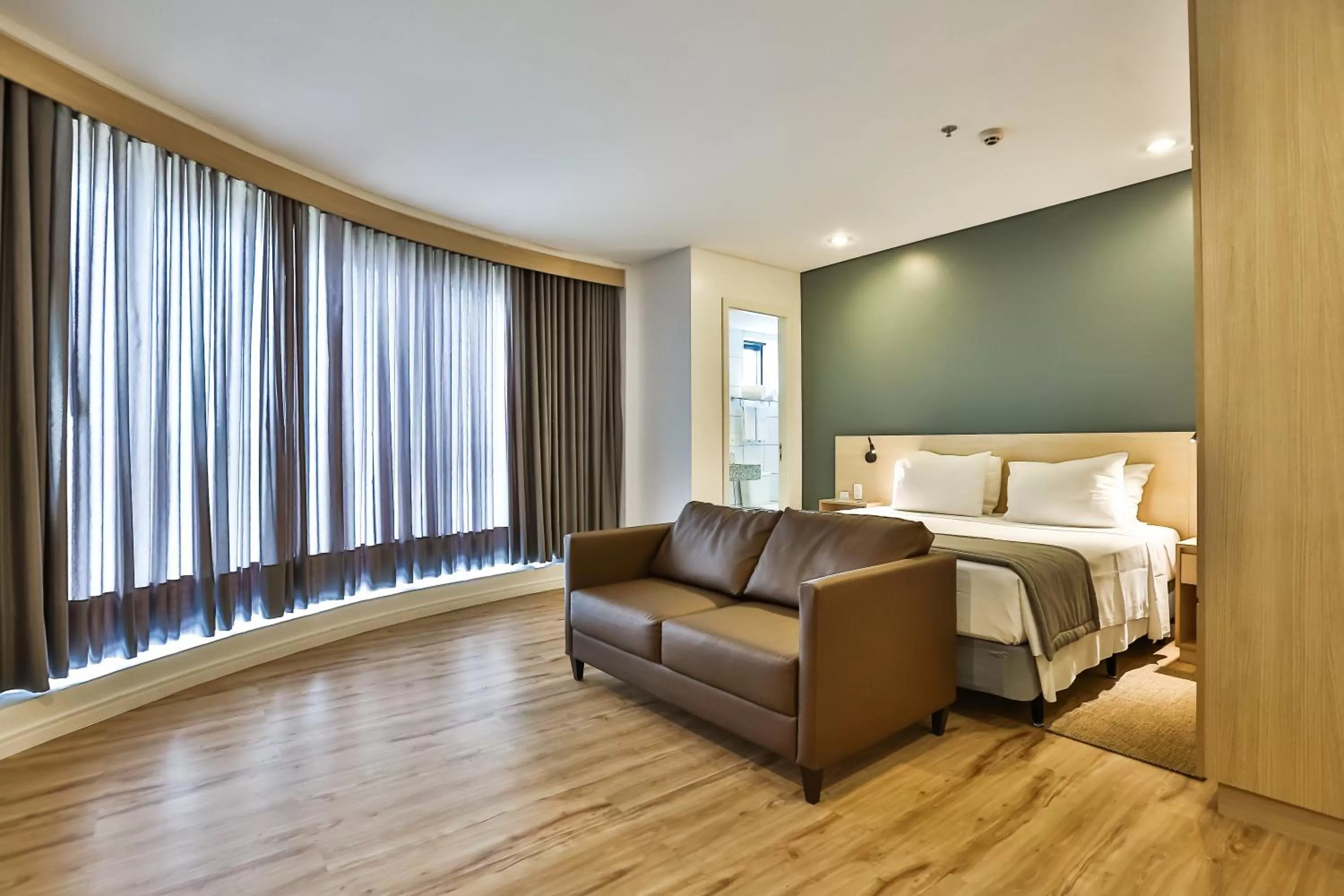 Photo of the whole room, Bed in Quality Hotel Manaus