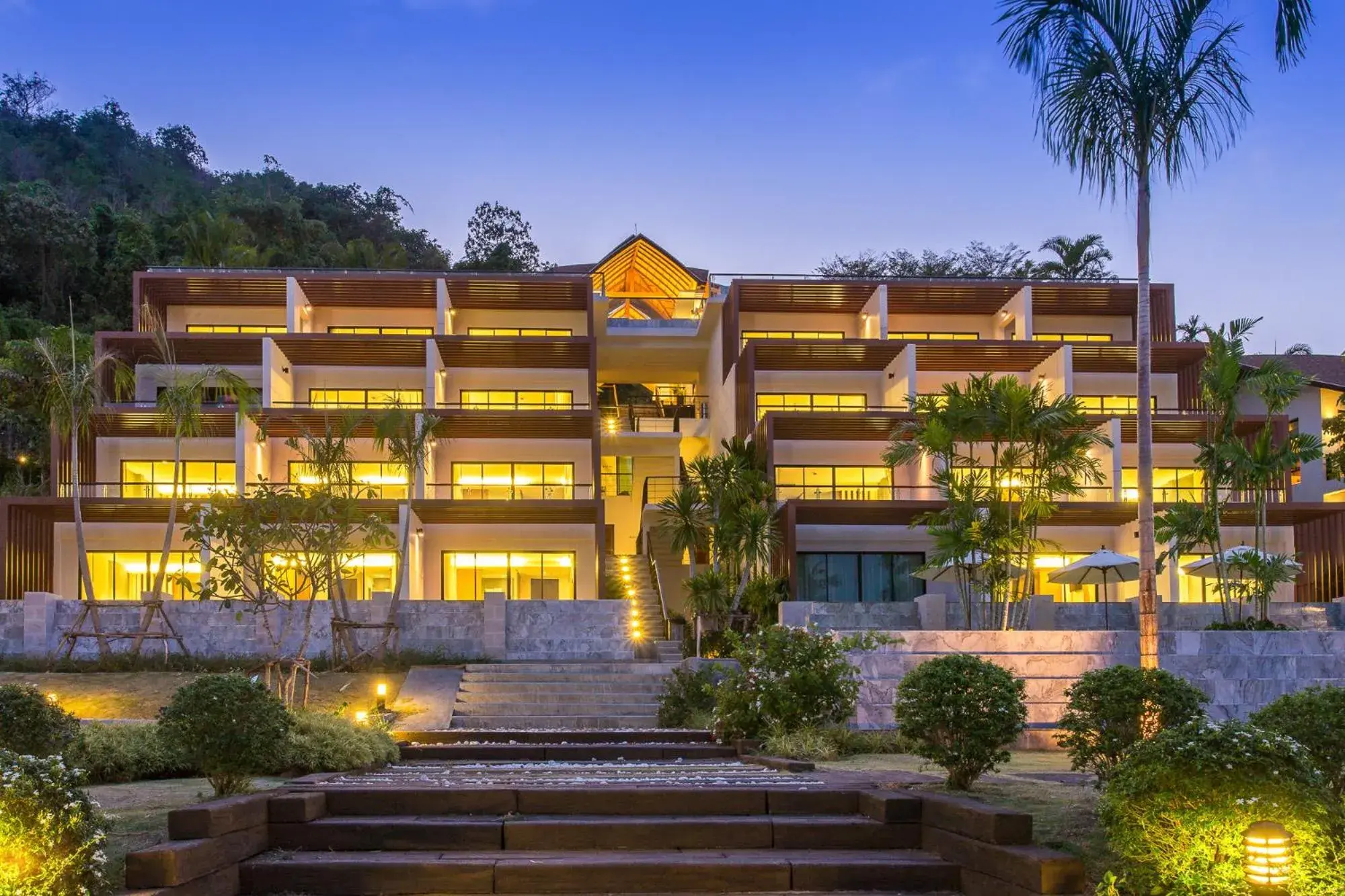 Facade/entrance in Chalong Chalet Resort Facade/entrance in Chalong Chalet Resort