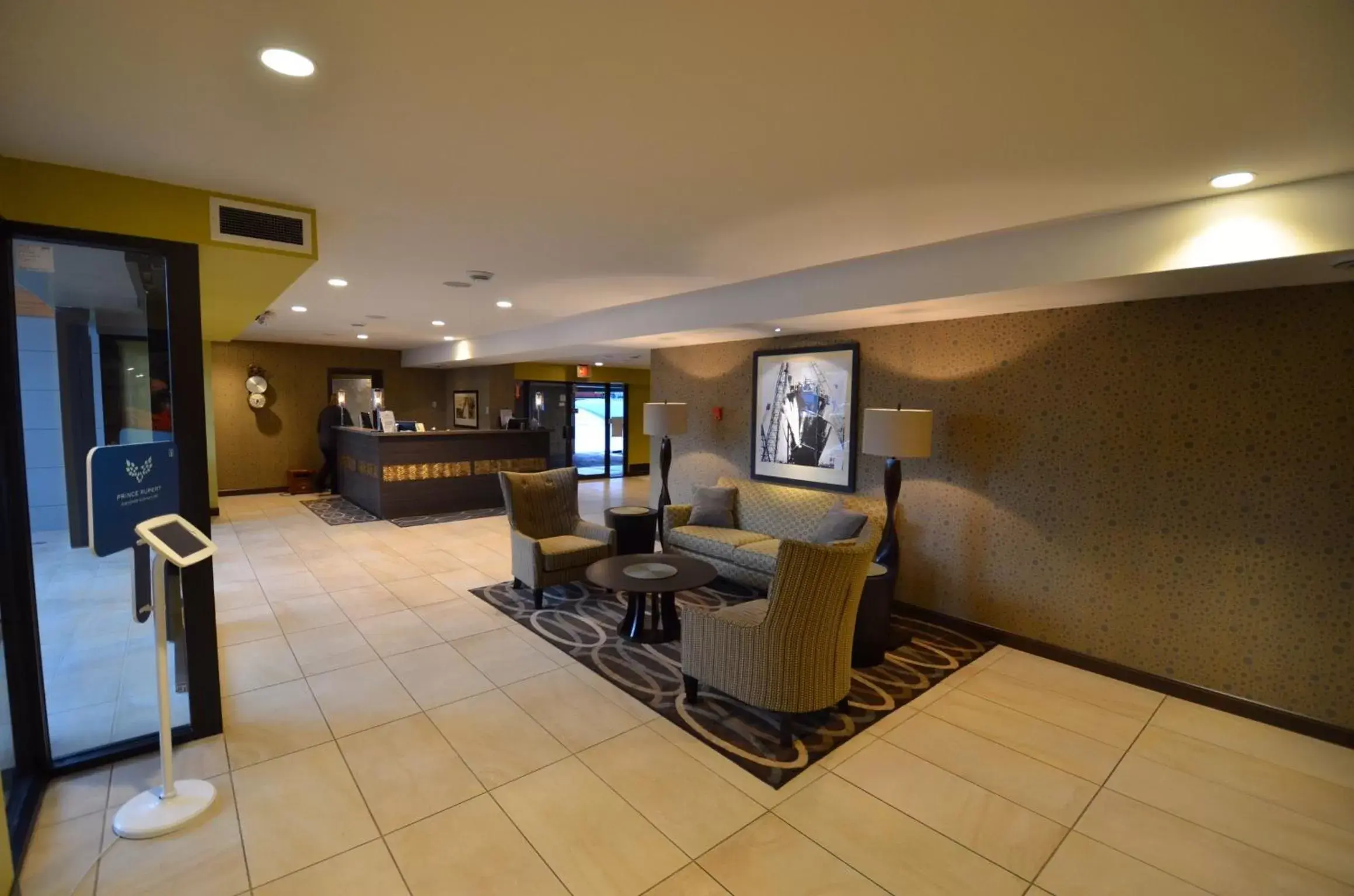 Lobby or reception in The Pacific Inn