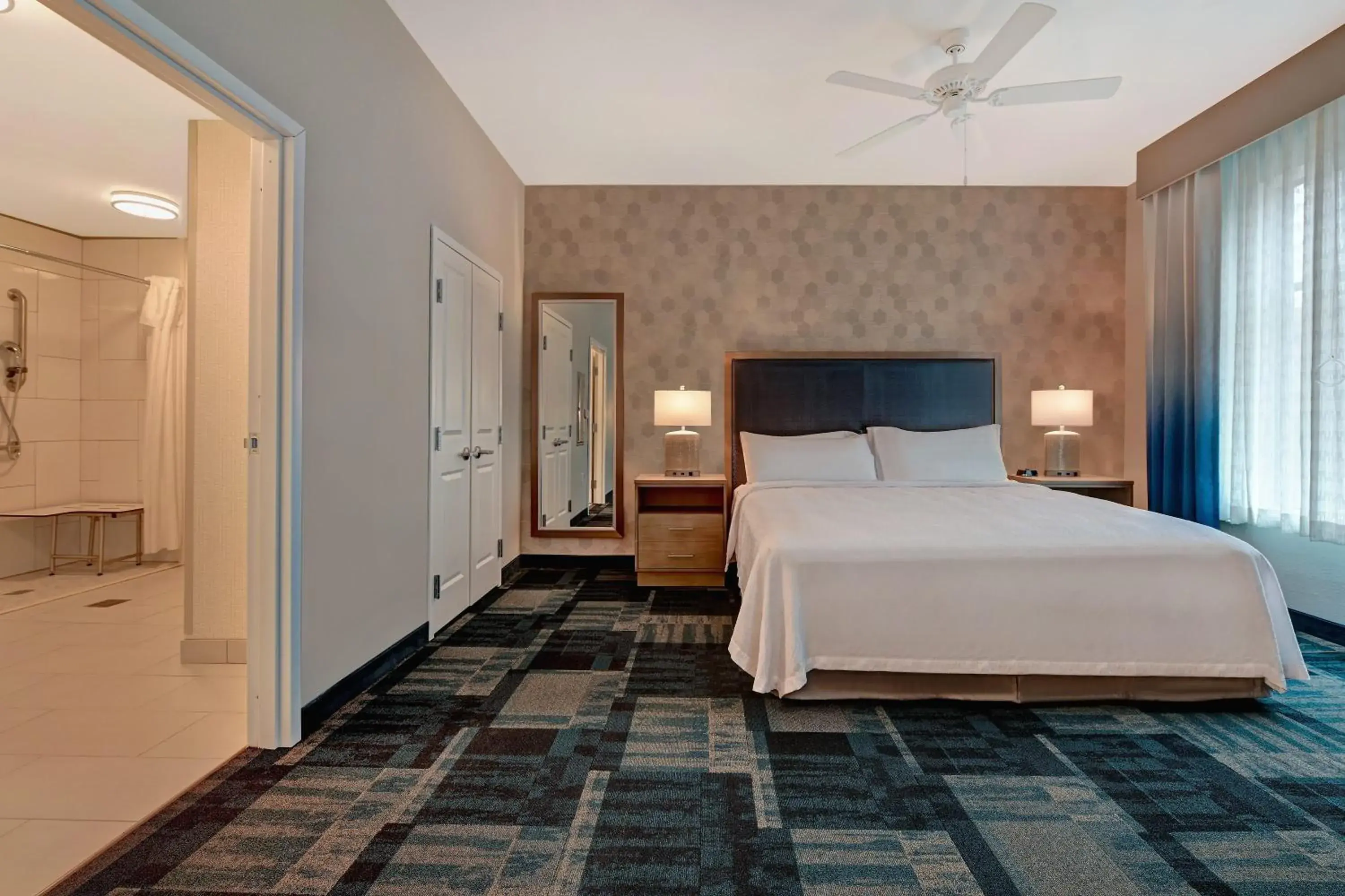 Bed in Homewood Suites By Hilton Austin/Cedar Park-Lakeline, Tx