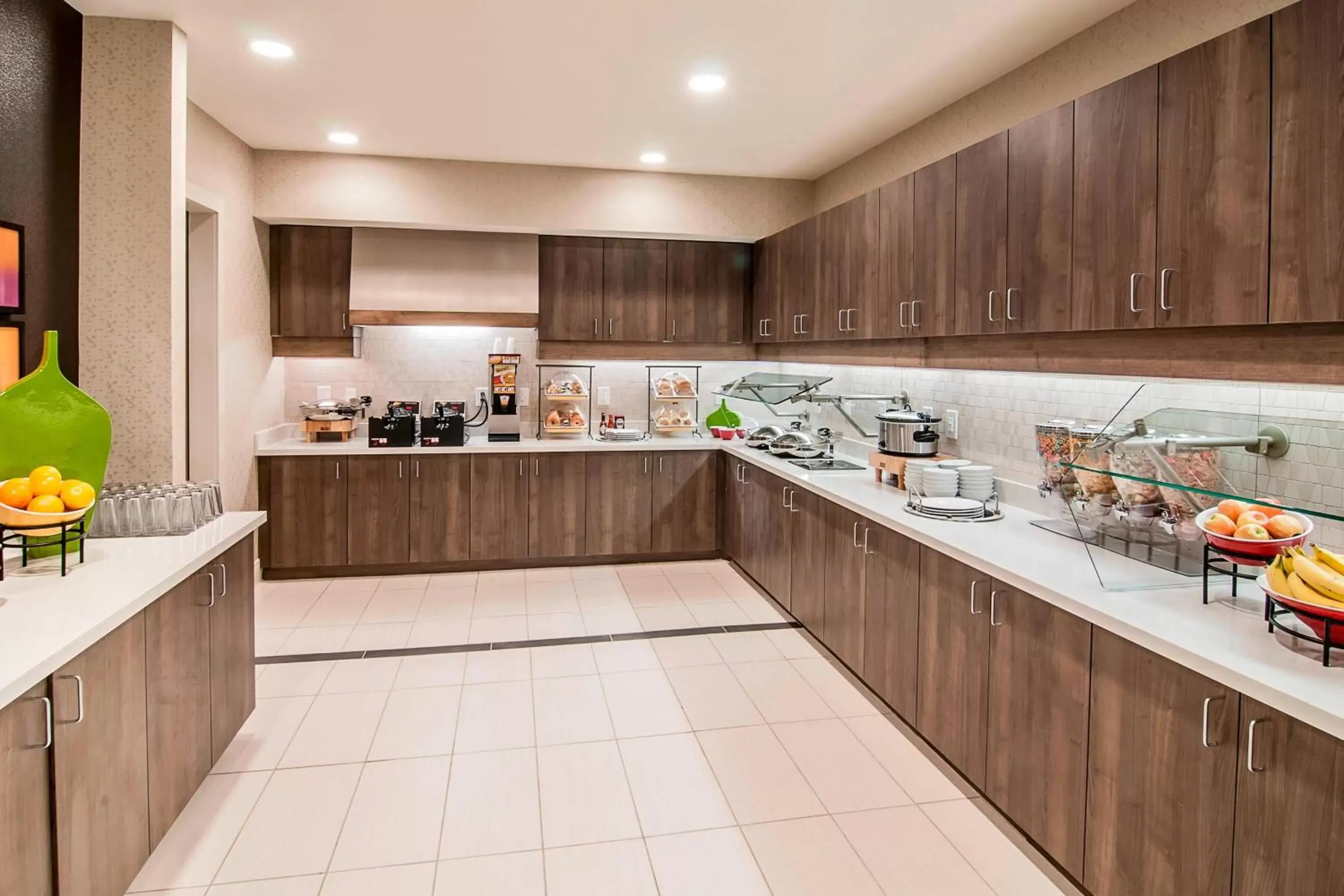 Breakfast, Kitchen/Kitchenette in Residence Inn by Marriott Rapid City