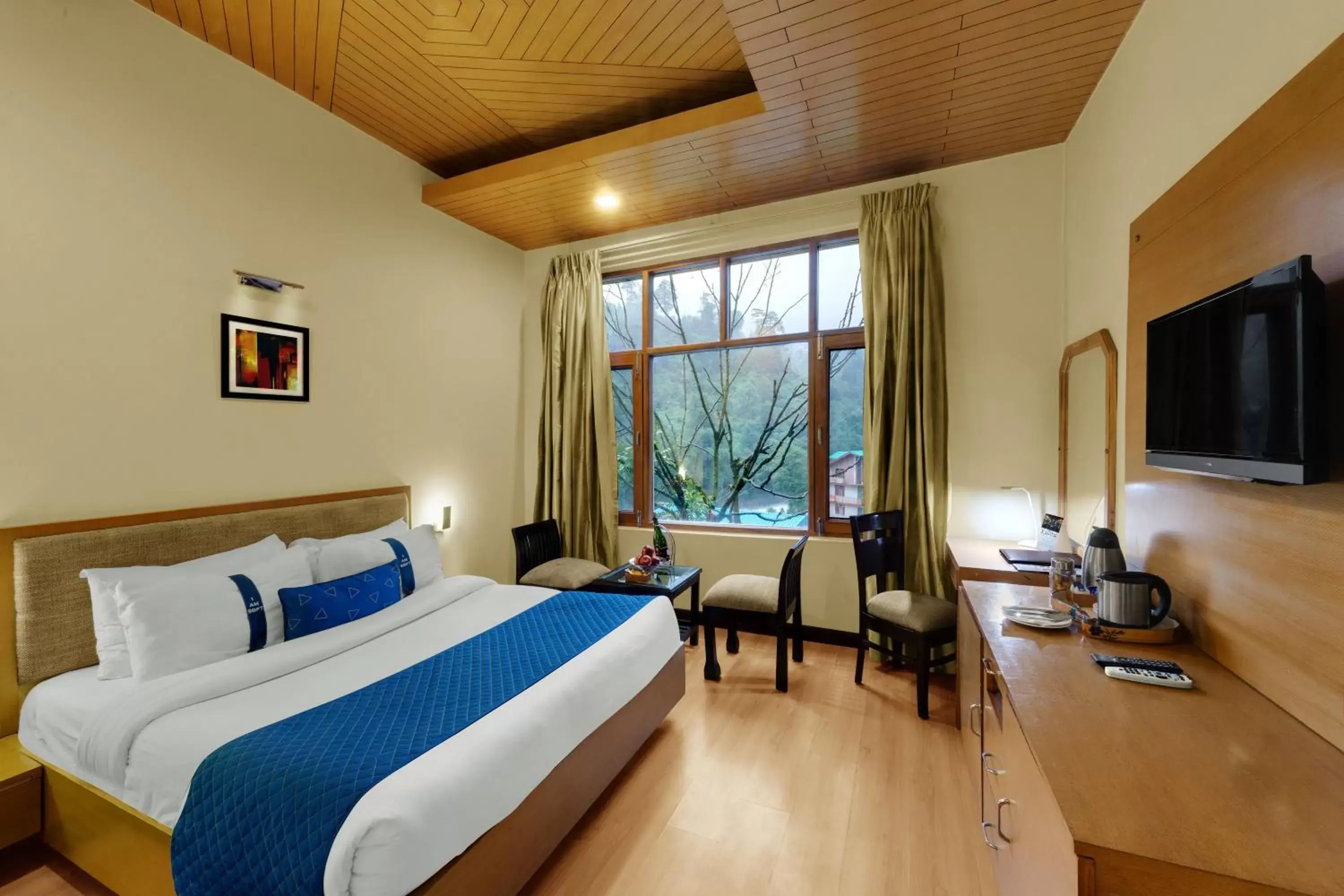 Bedroom in The Manali Inn