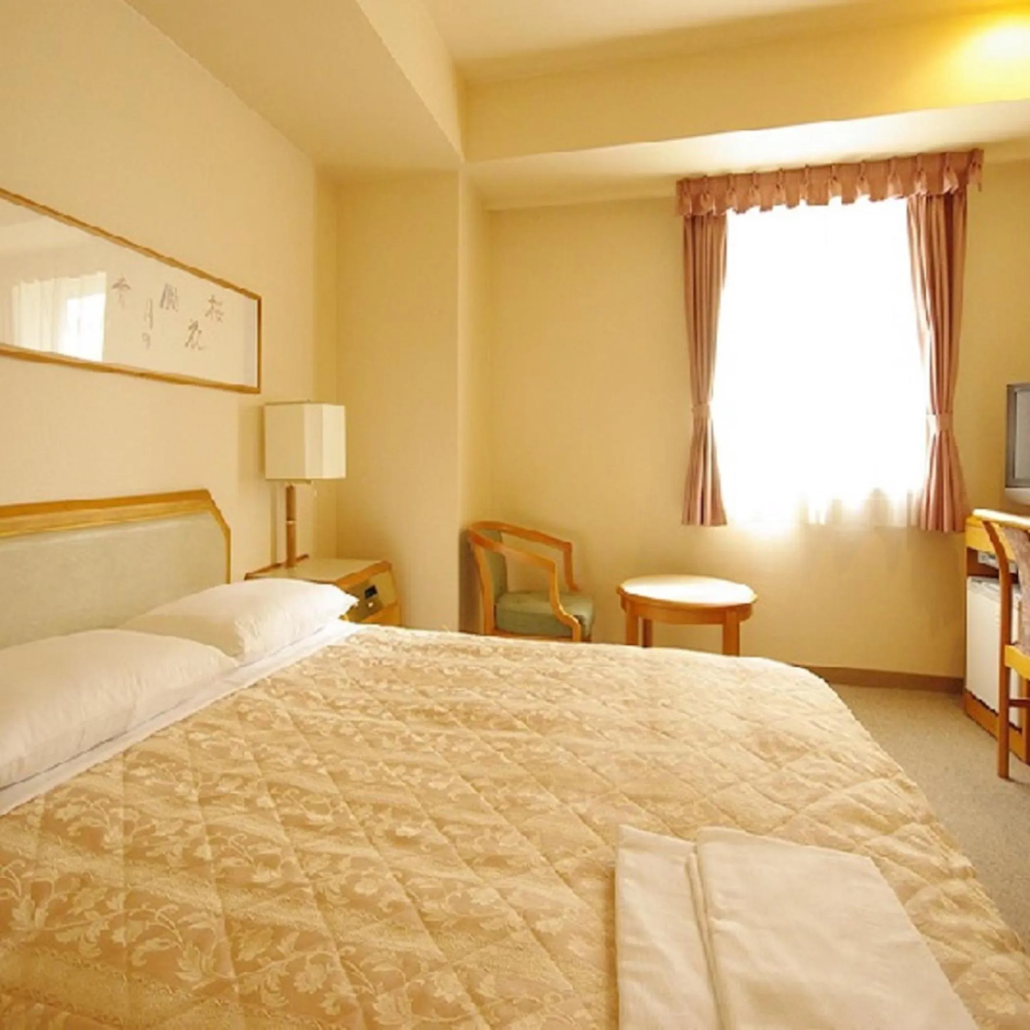 Bedroom, Bed in Hotel Crown Hills Niigata