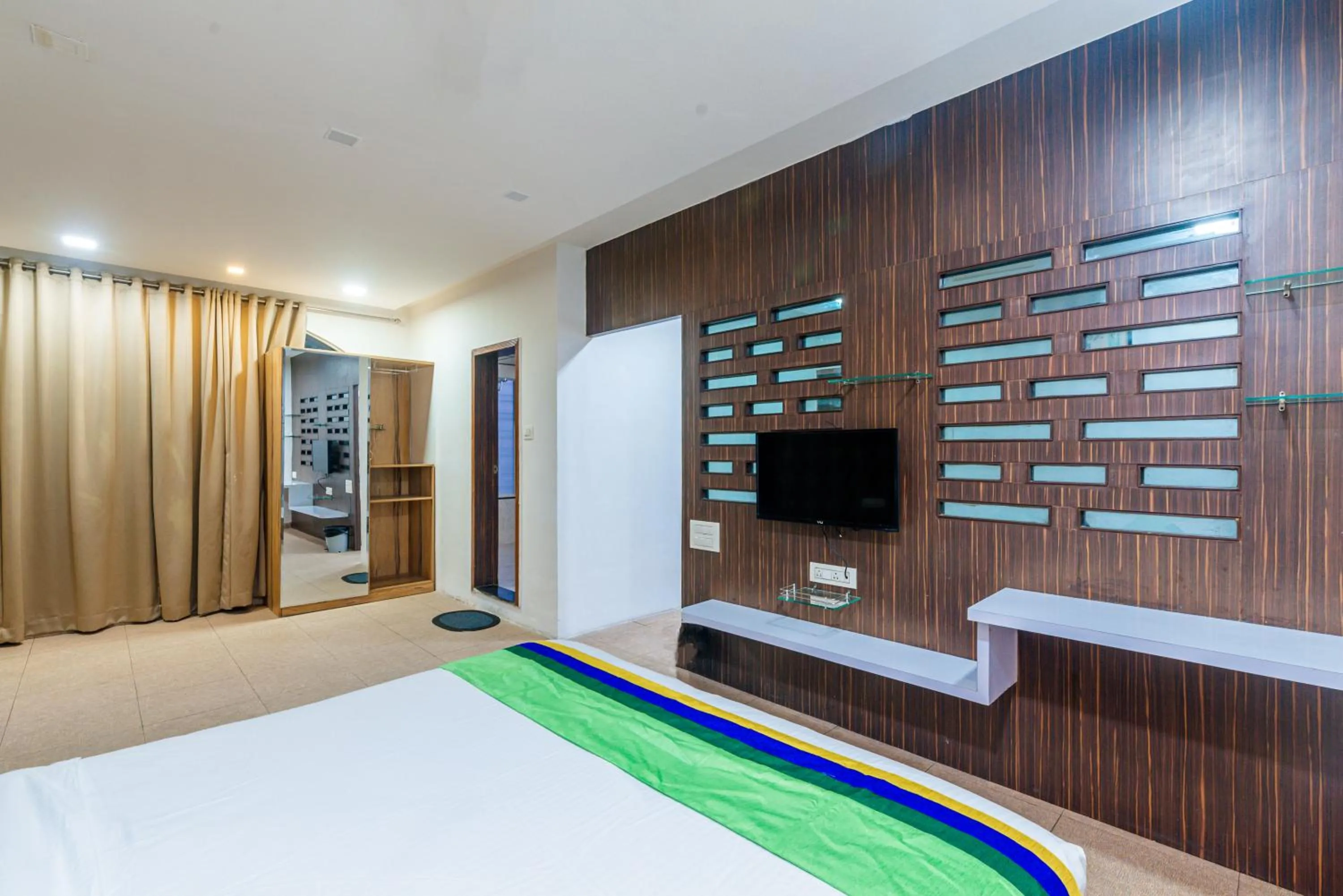 Bedroom in Treebo Trend Spring Brooks - Koregaon Park