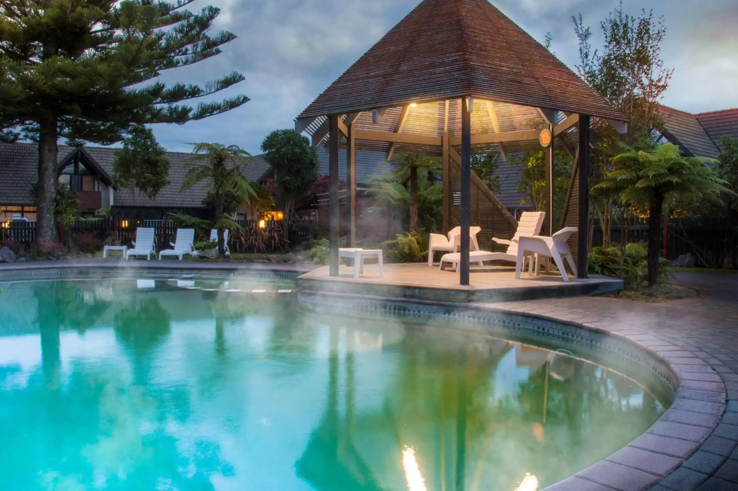 Swimming Pool in Wylie Court Motor Lodge