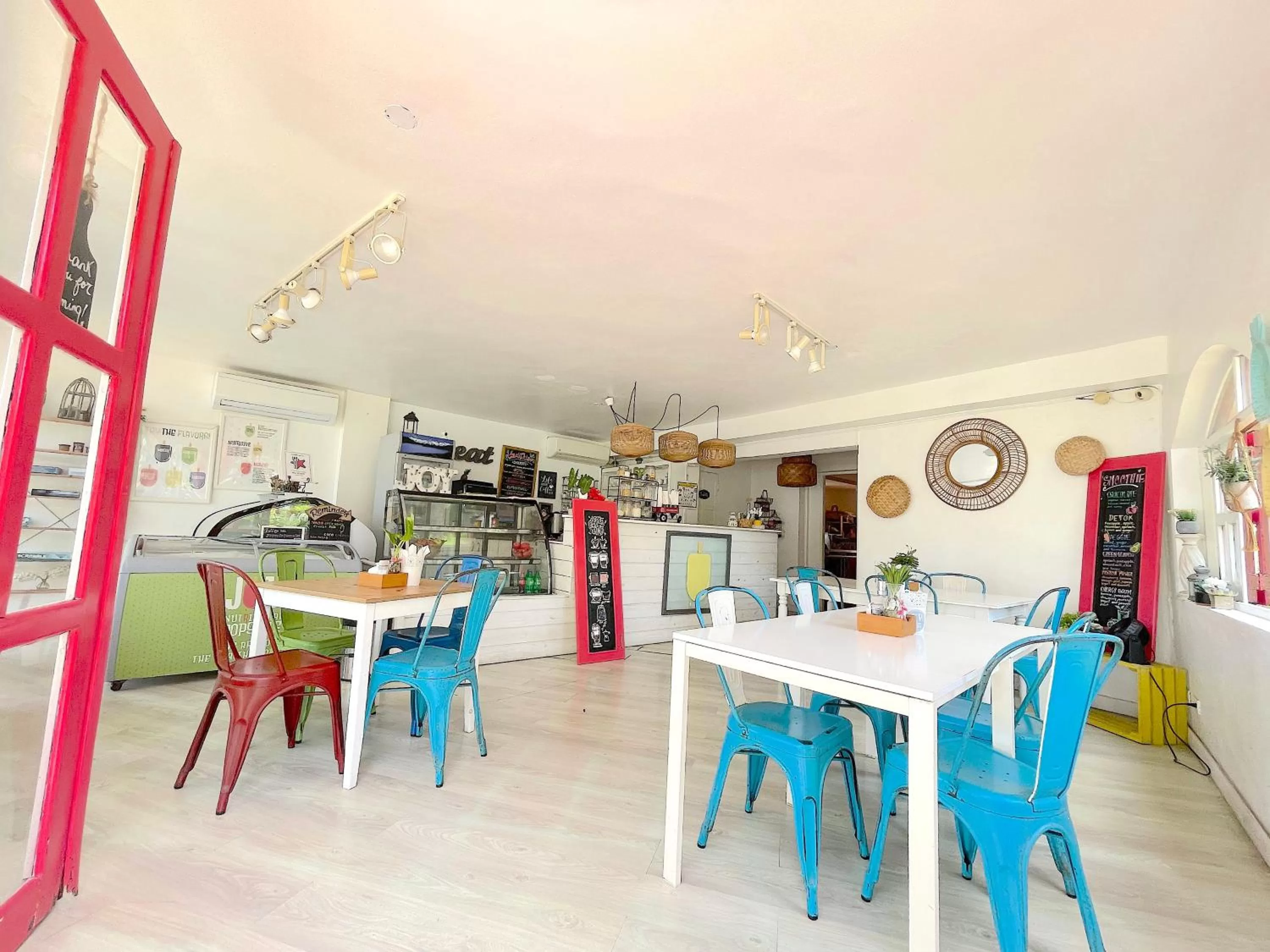 Restaurant/Places to Eat in BEACH Condo-HOTEL with VILLAS & PRIVATE Apartments WIFI BBQ Beach CLUB & SPA