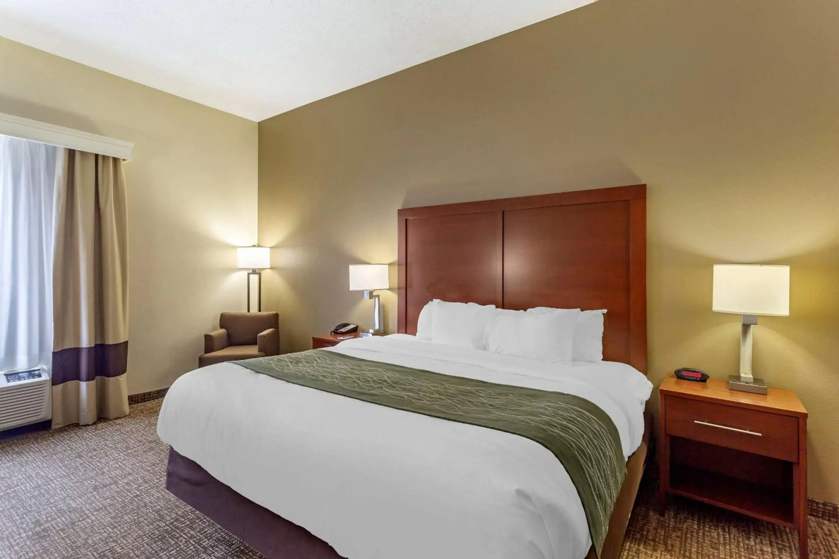 Bedroom, Bed in Comfort Inn & Suites Cave City Bedroom, Bed in Comfort Inn & Suites Cave City