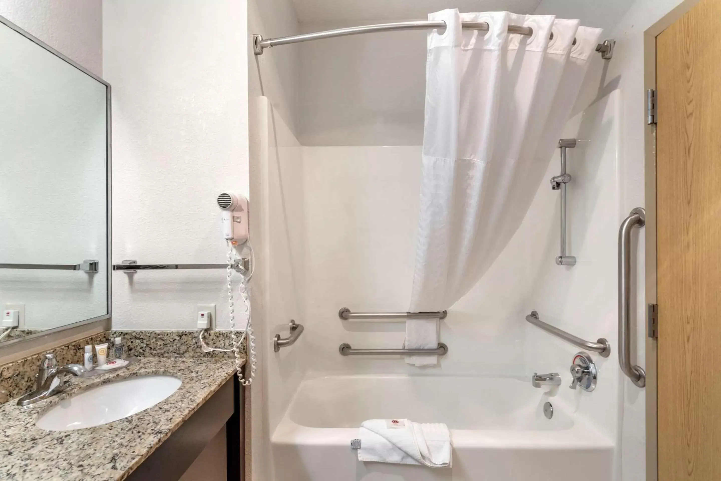 Bathroom in Comfort Inn & Suites Lees Summit -Kansas City