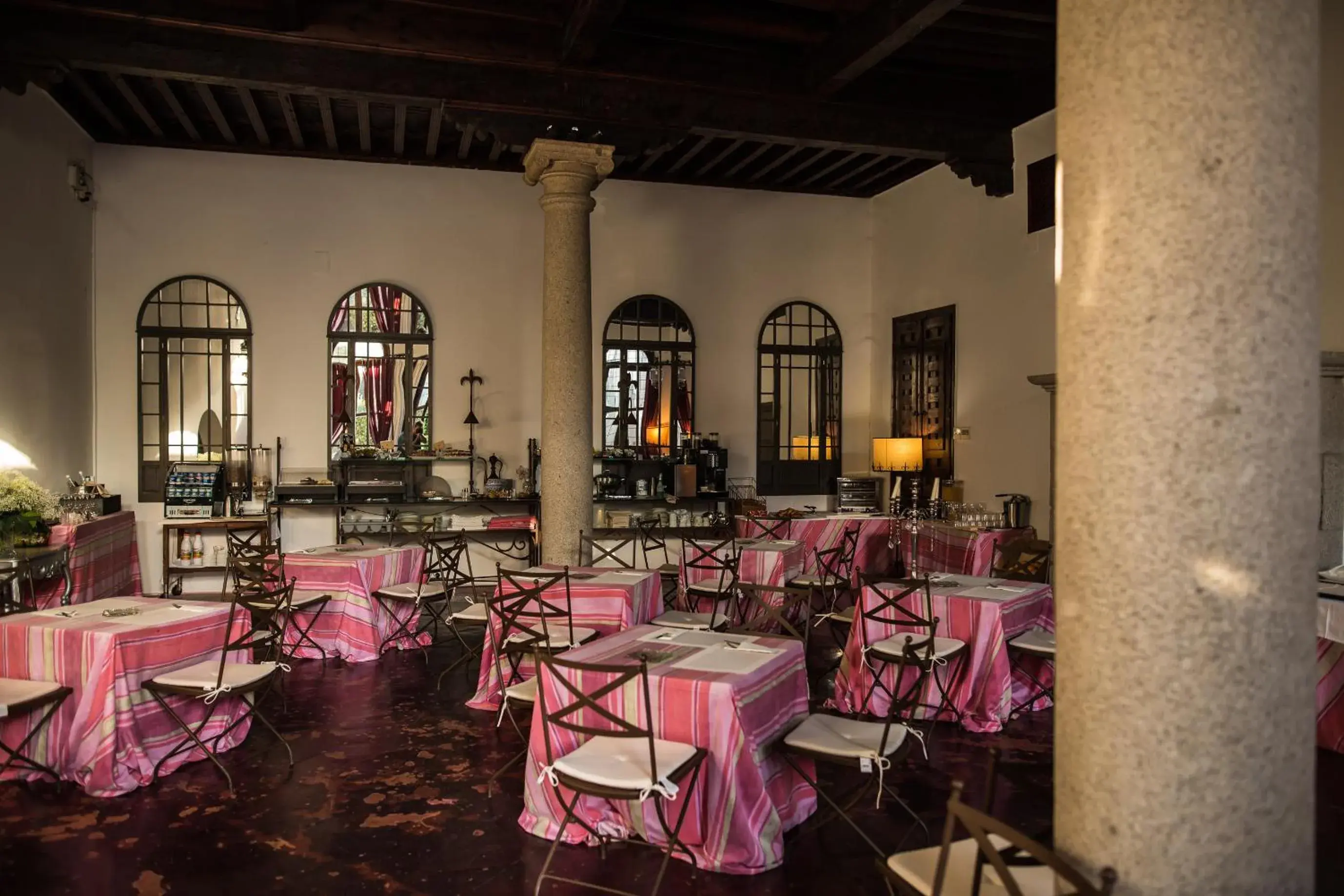 Restaurant/Places to Eat in Hotel Hacienda del Cardenal