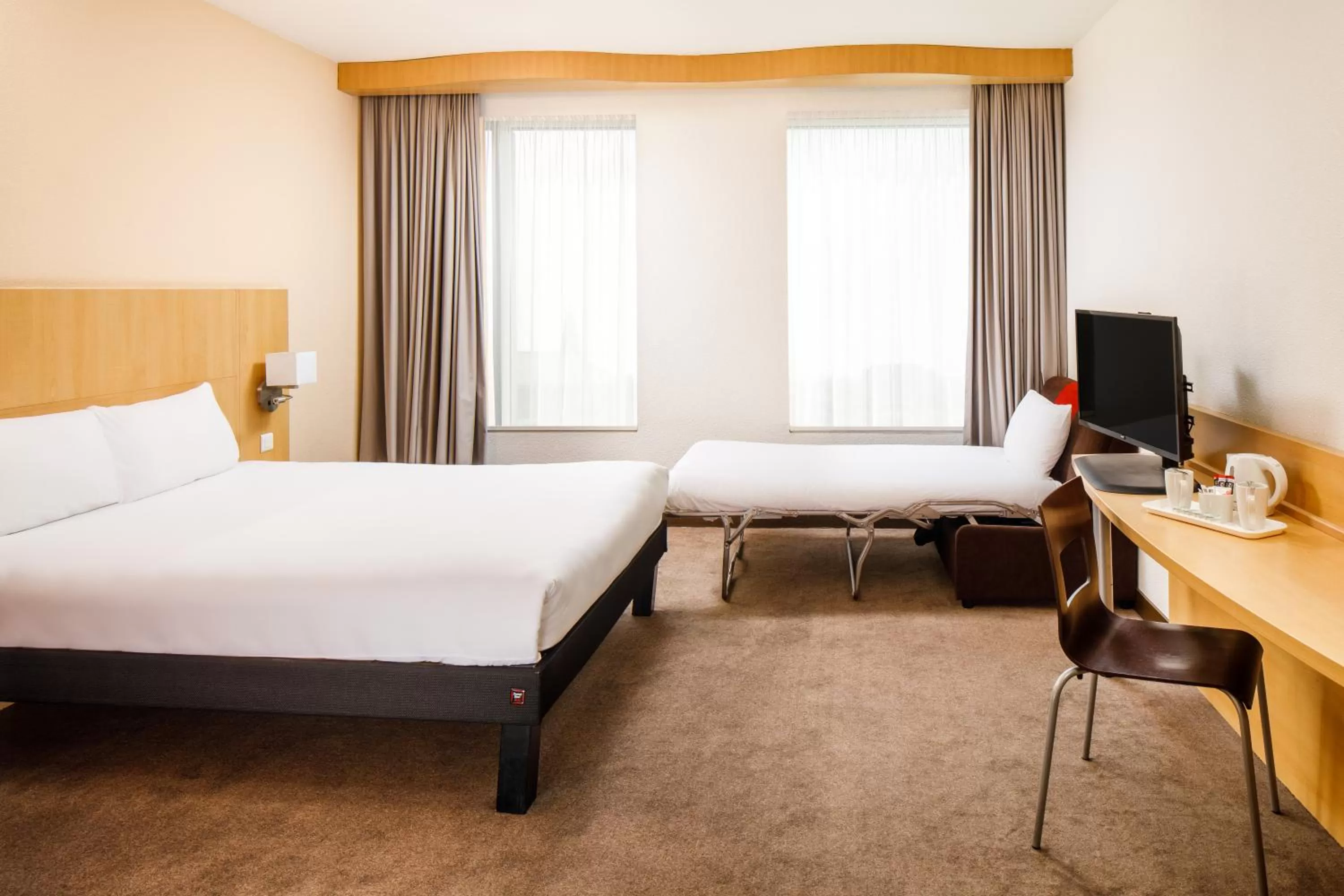 Bed in ibis Nottingham Centre