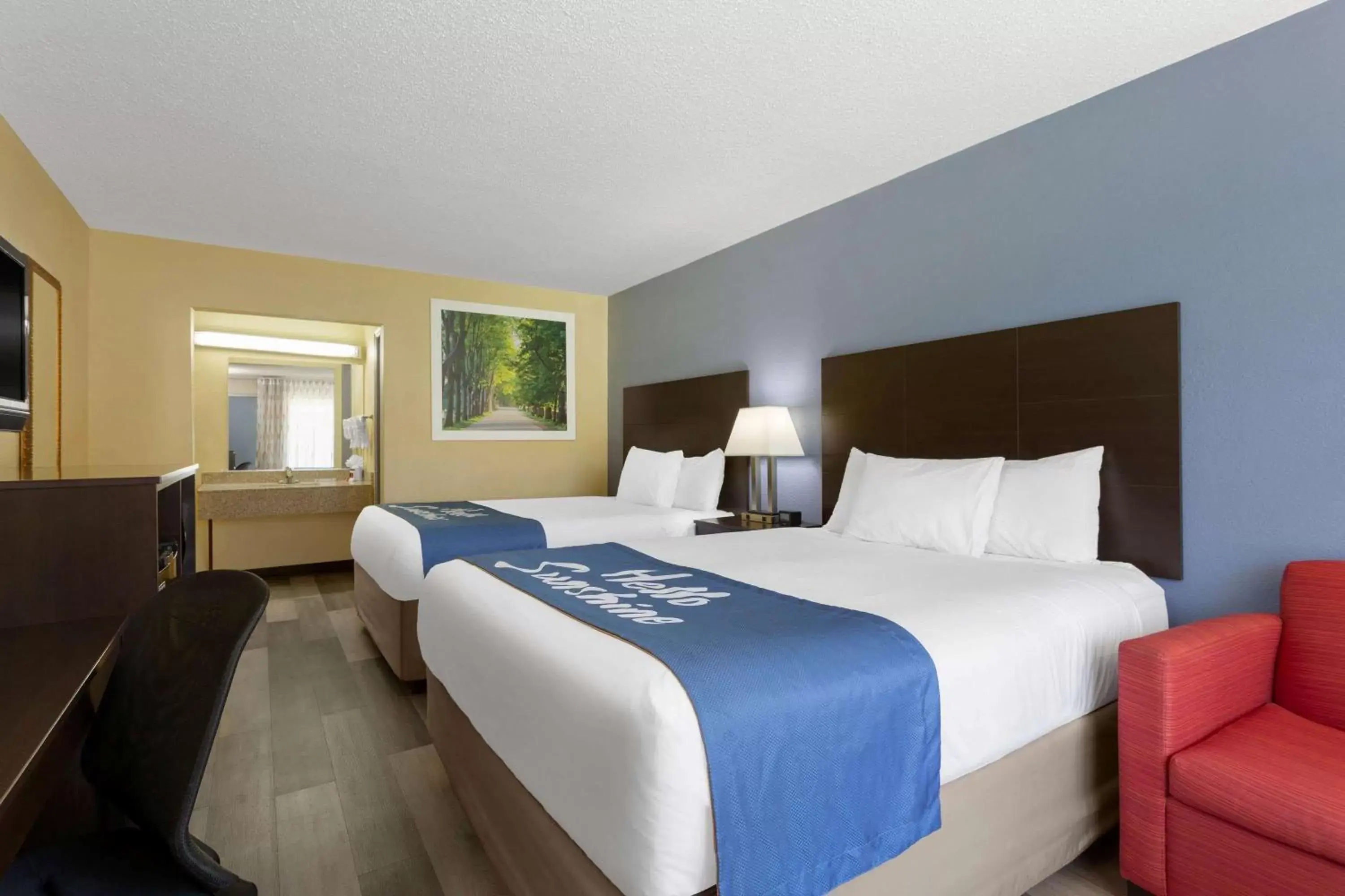 Photo of the whole room, Bed in Days Inn by Wyndham Greensboro Airport