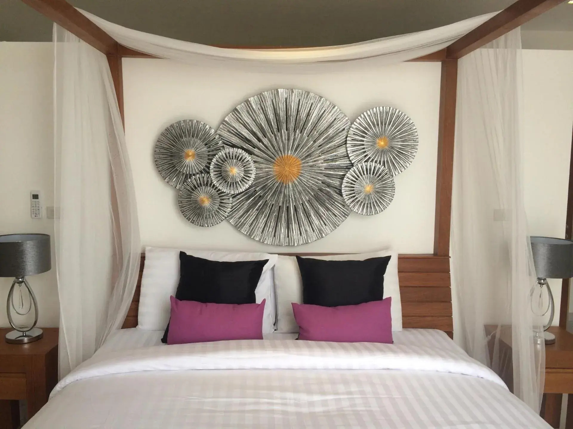 Decorative detail, Room Photo in Samui Blue Orchid - Adult Only