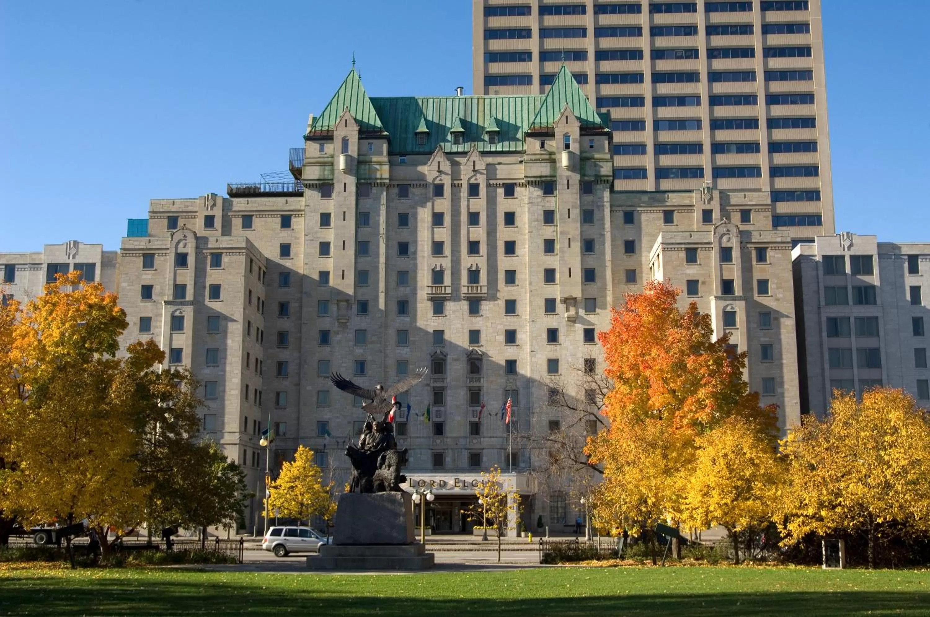 Nearby landmark in Lord Elgin Hotel