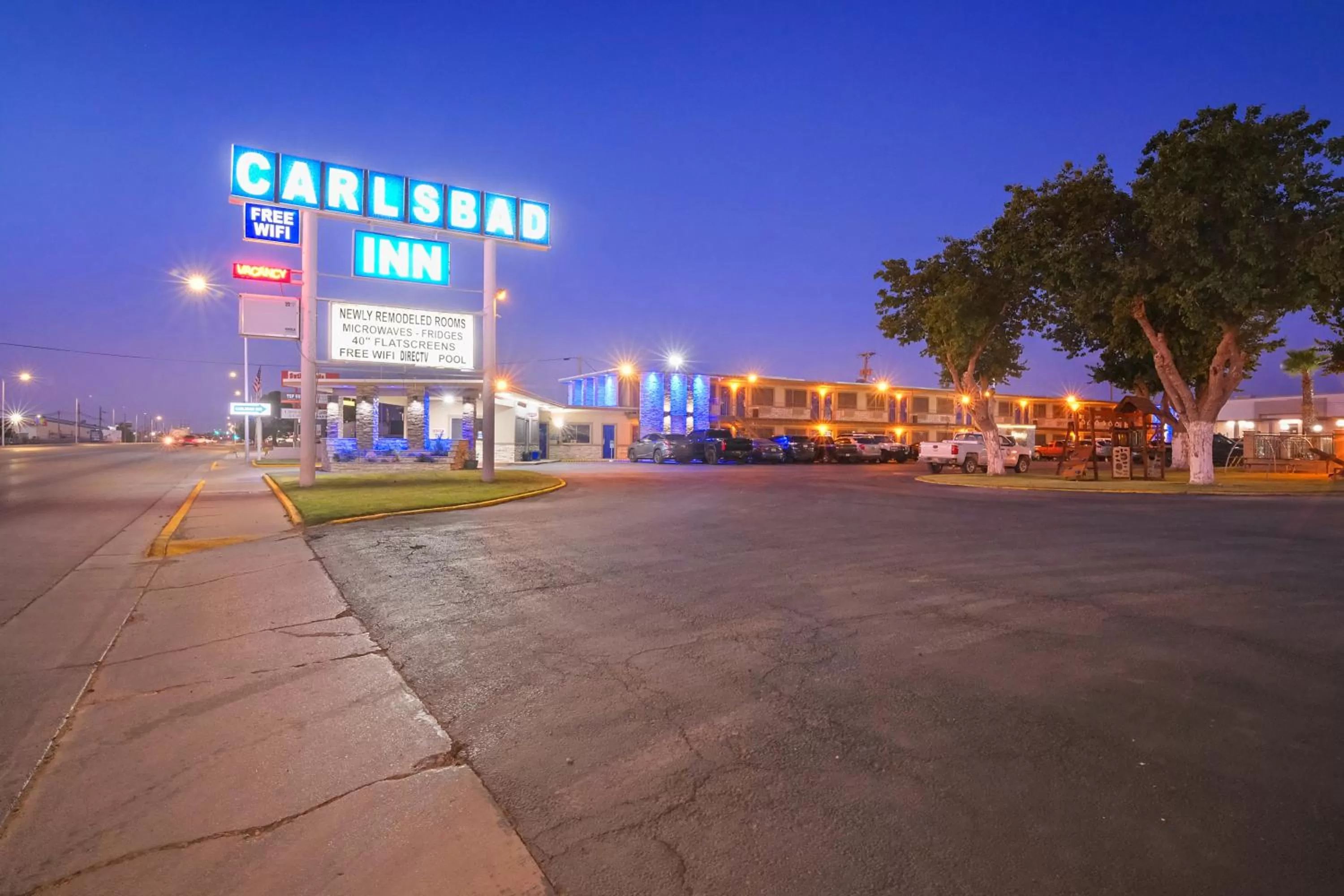 Facade/entrance in Carlsbad Inn , New Mexico