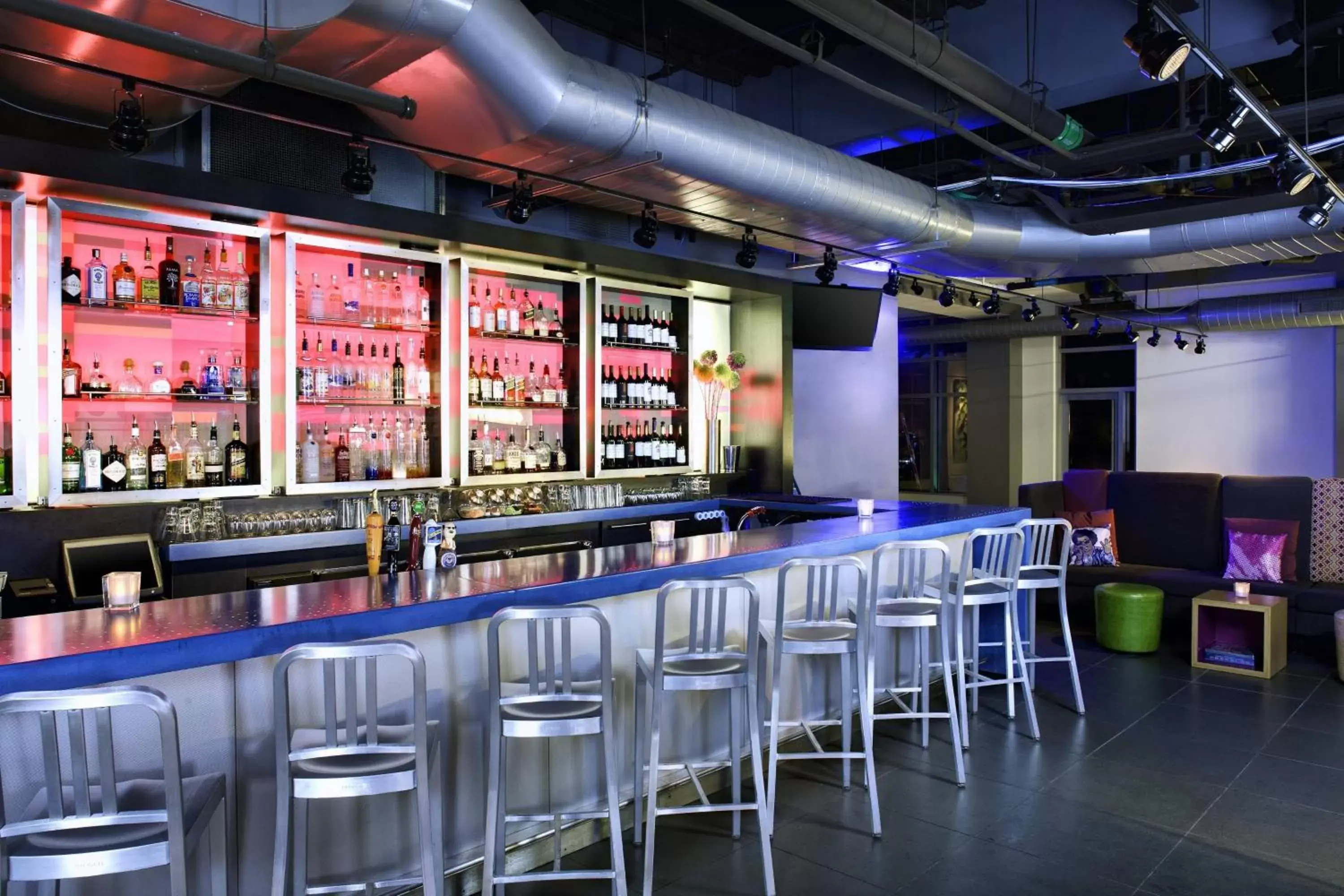 Restaurant/places to eat, Lounge/Bar in Aloft Cleveland Downtown