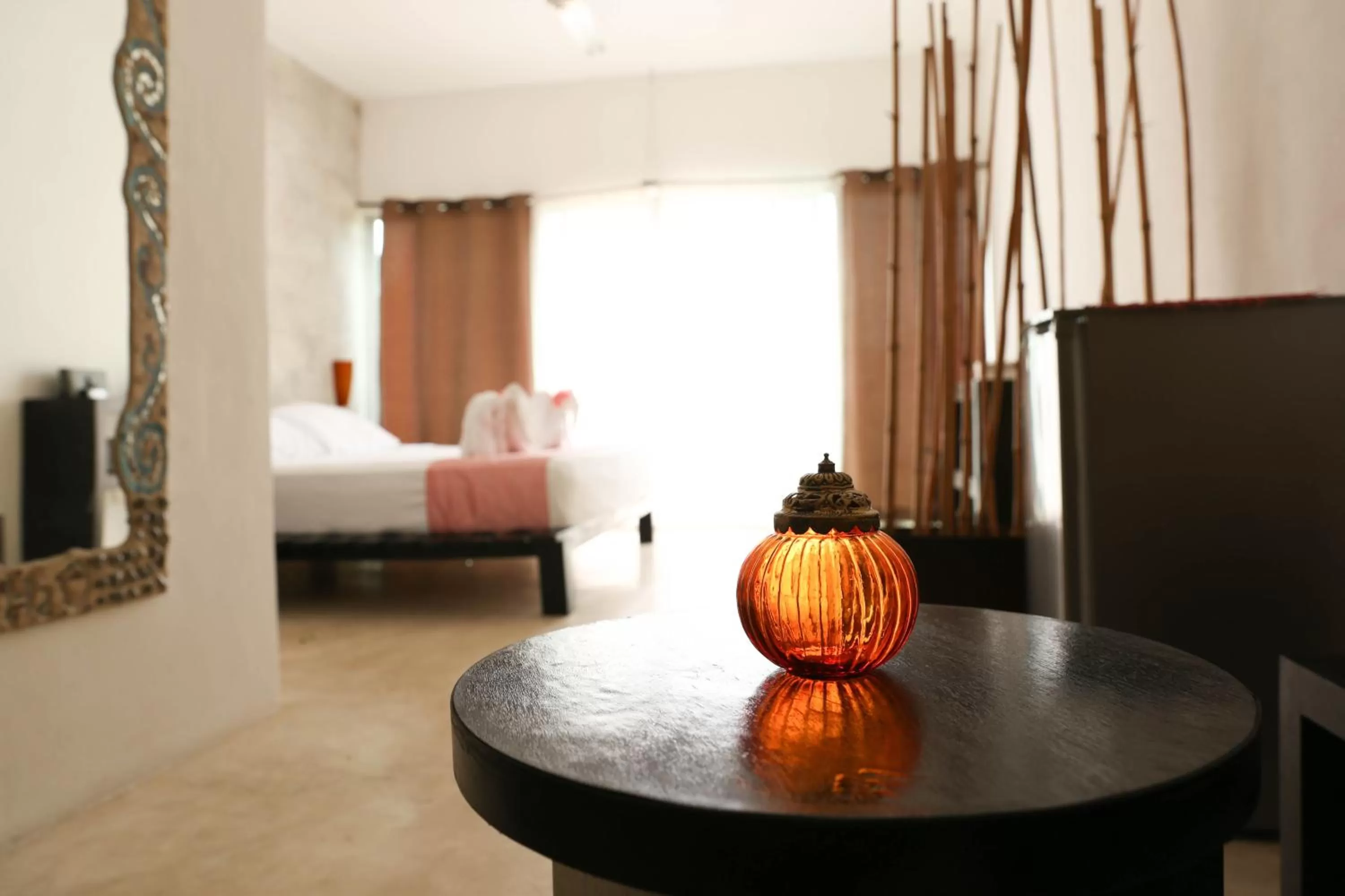 Photo of the whole room, Bed in Villas H2O