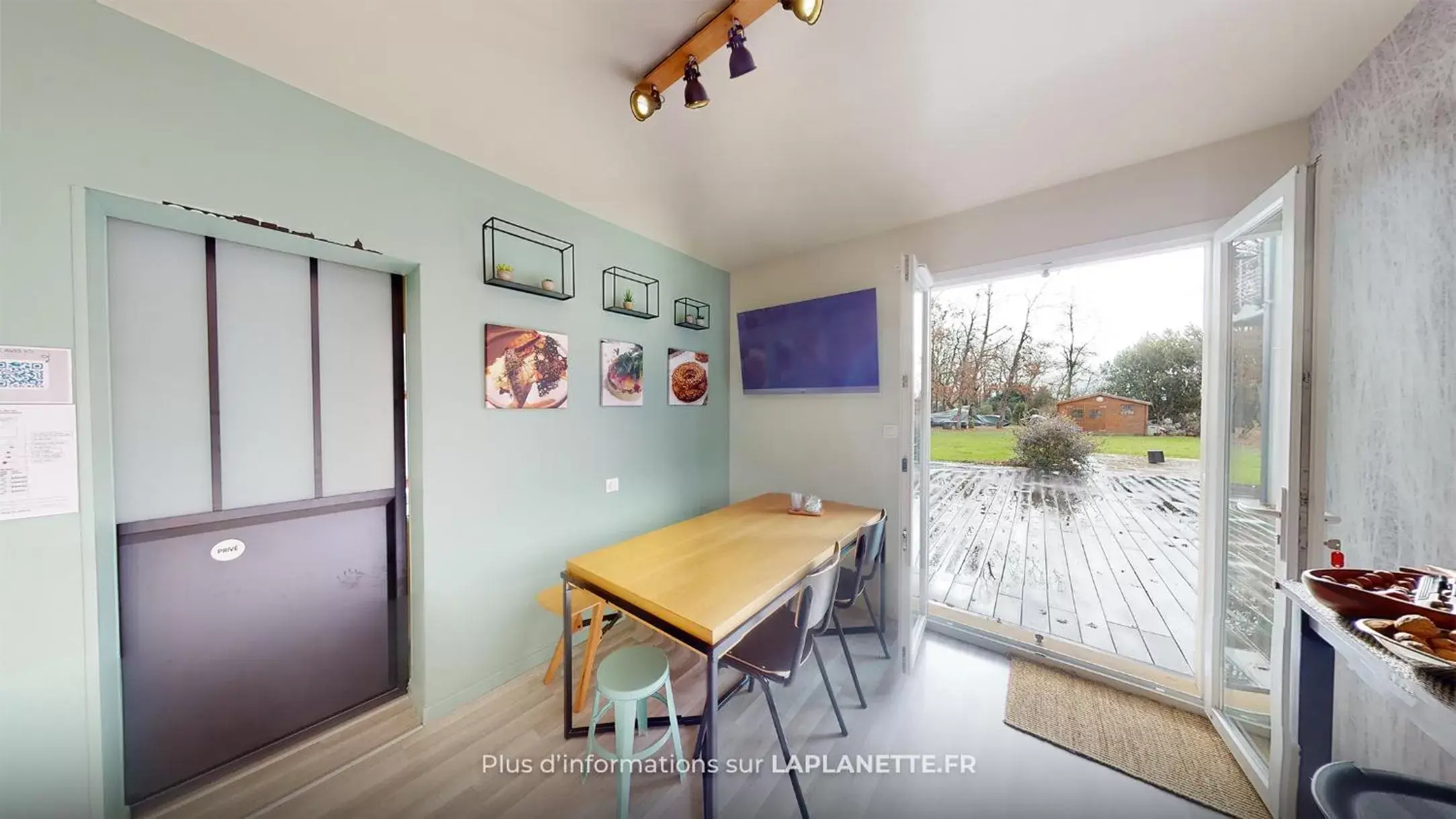 Dining Area in LA PLANETTE