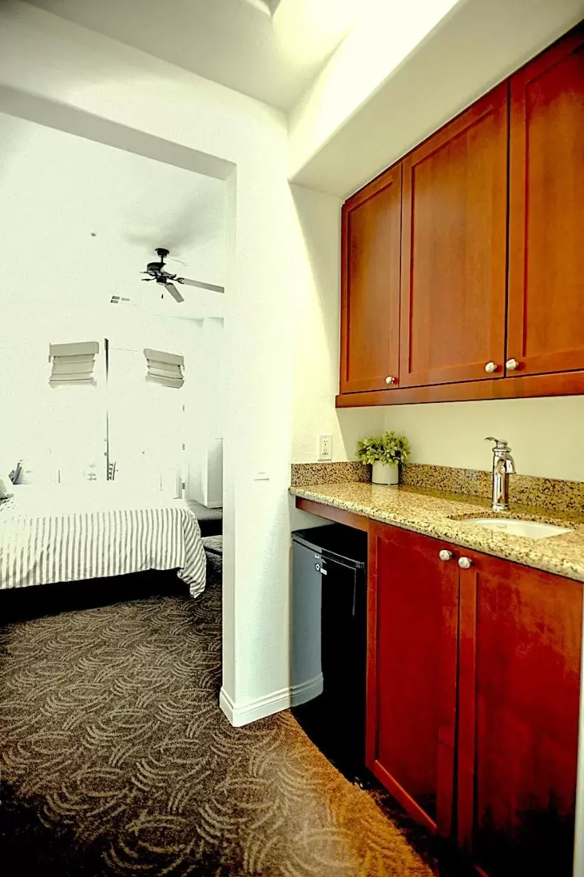 Kitchen/Kitchenette in Beautiful Casita, La Quinta Legacy Villas Resort