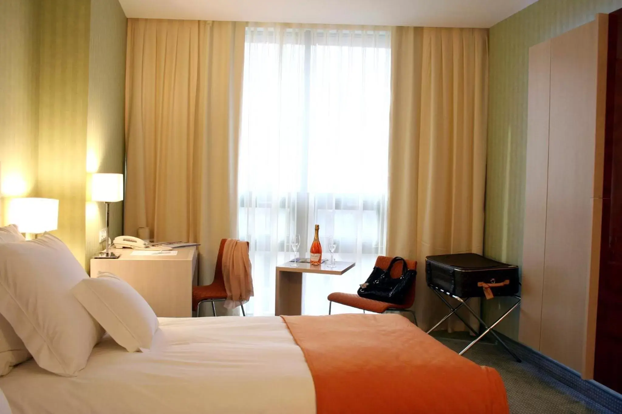 Bed in Hotel Golden Tulip Ana Tower Sibiu