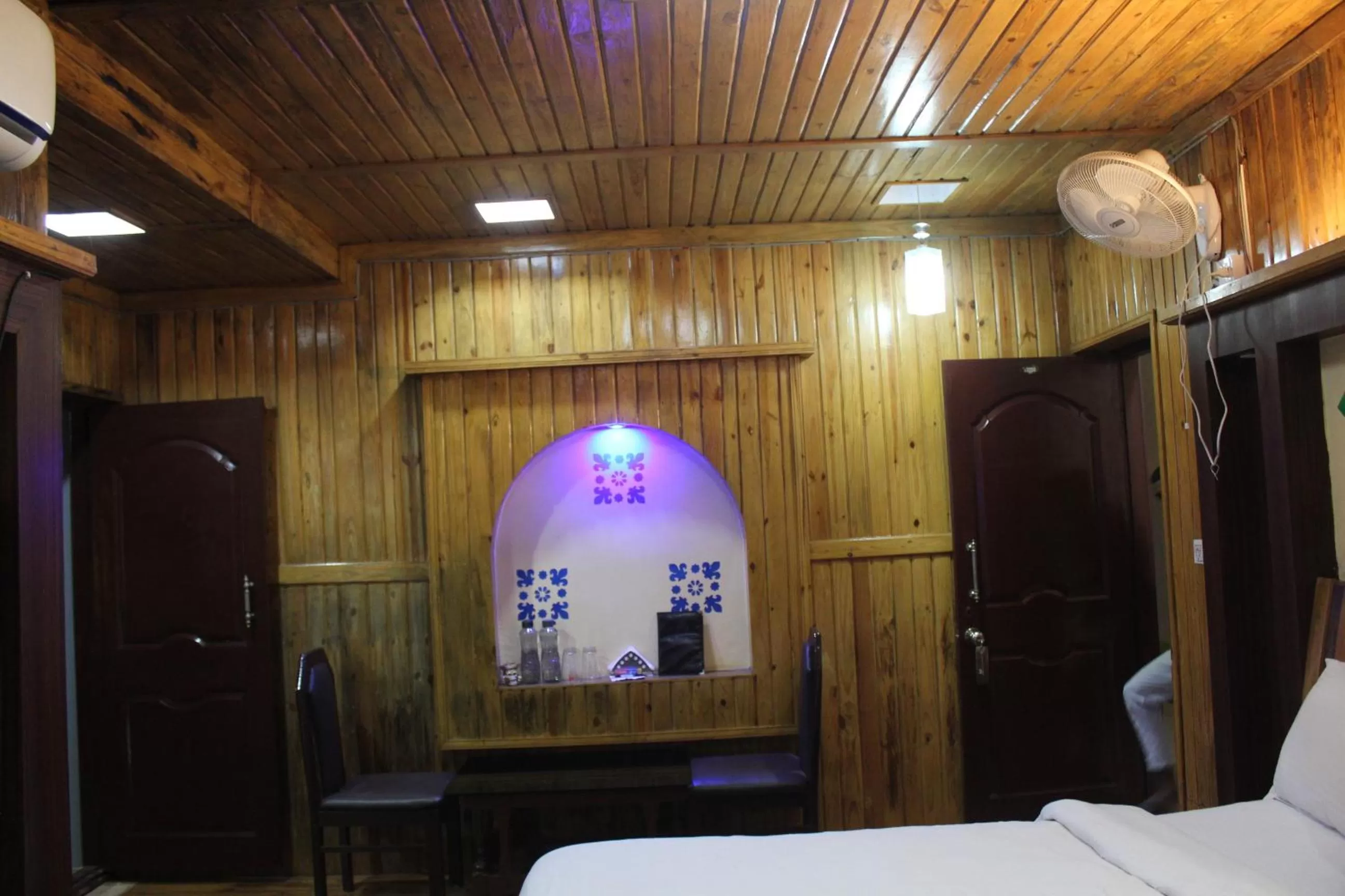 Photo of the whole room in Greenwood Resort