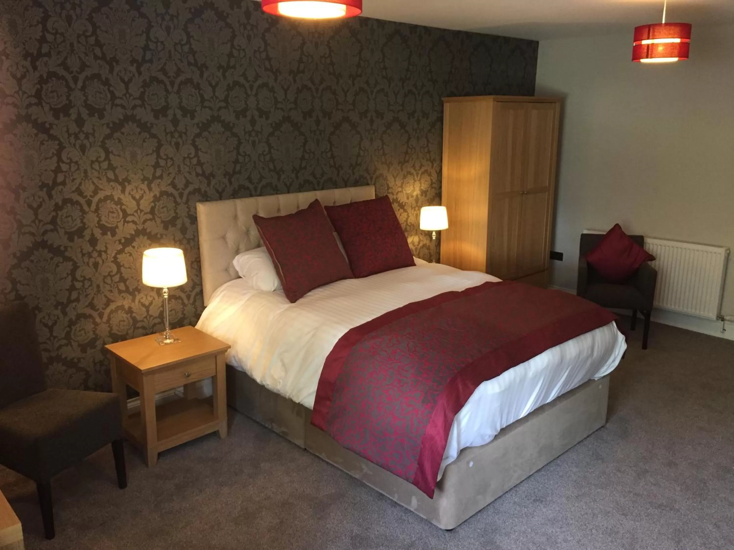 Bedroom, Bed in The Villa Express