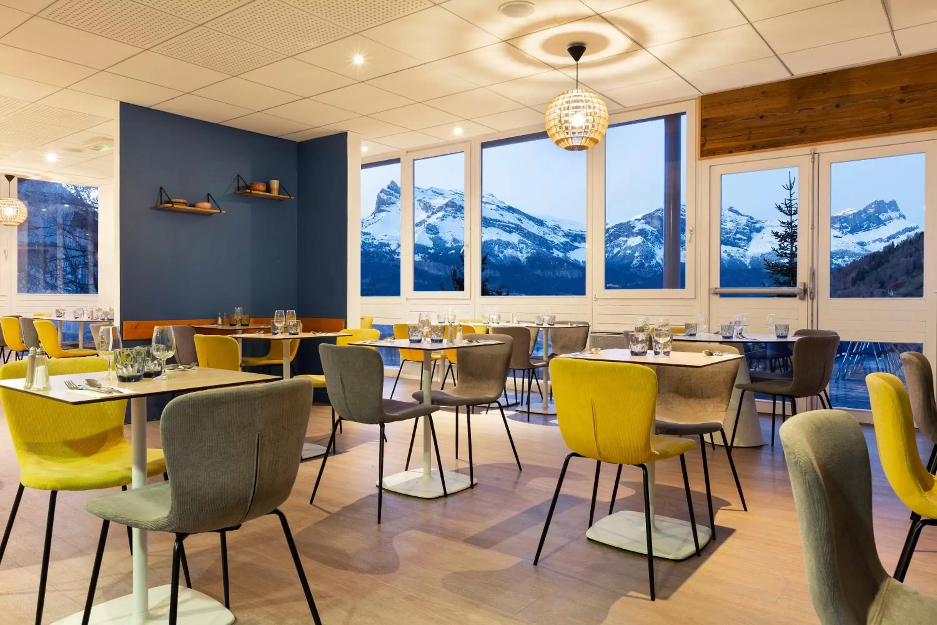 Restaurant/Places to Eat in SOWELL HOTELS Mont Blanc et SPA