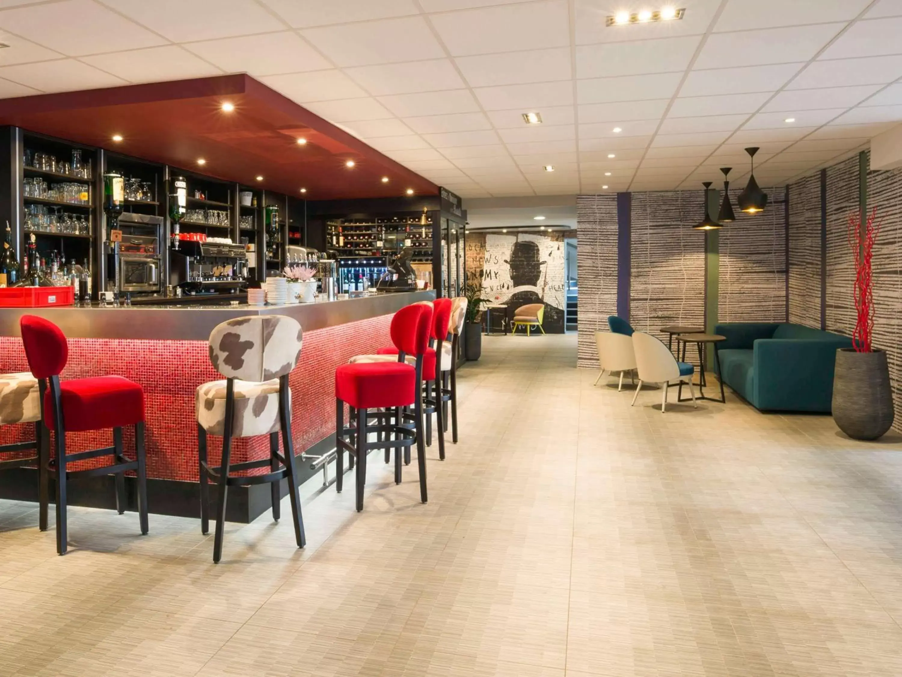 Property building, Lounge/Bar in Hotel ibis Narbonne