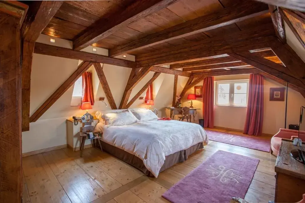 Bedroom, Bed in Hôtel & Spa Le Bouclier D'or