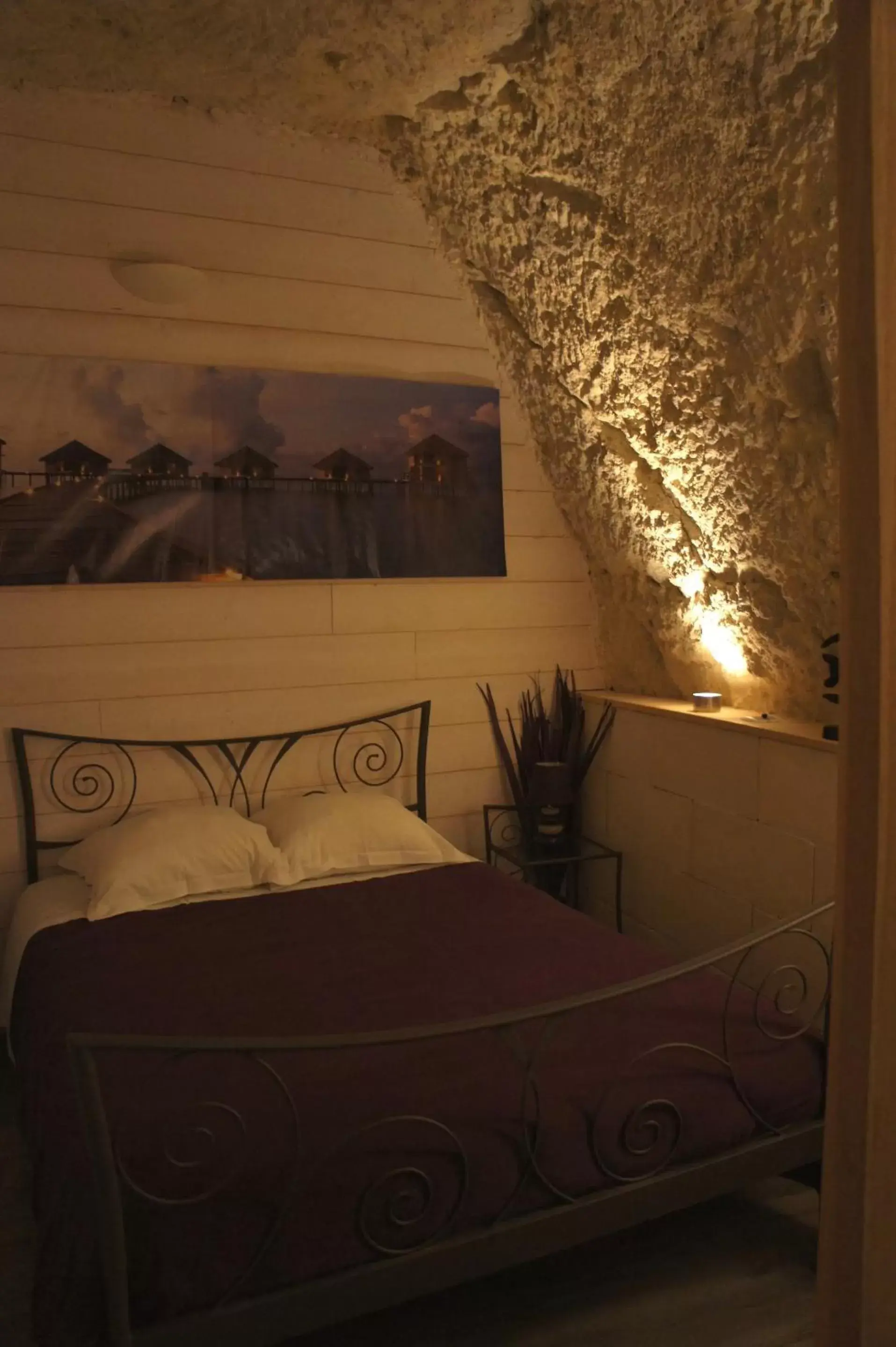 Bedroom in Chambres d'Hôtes Troglodytes Le Clos de L'Hermitage