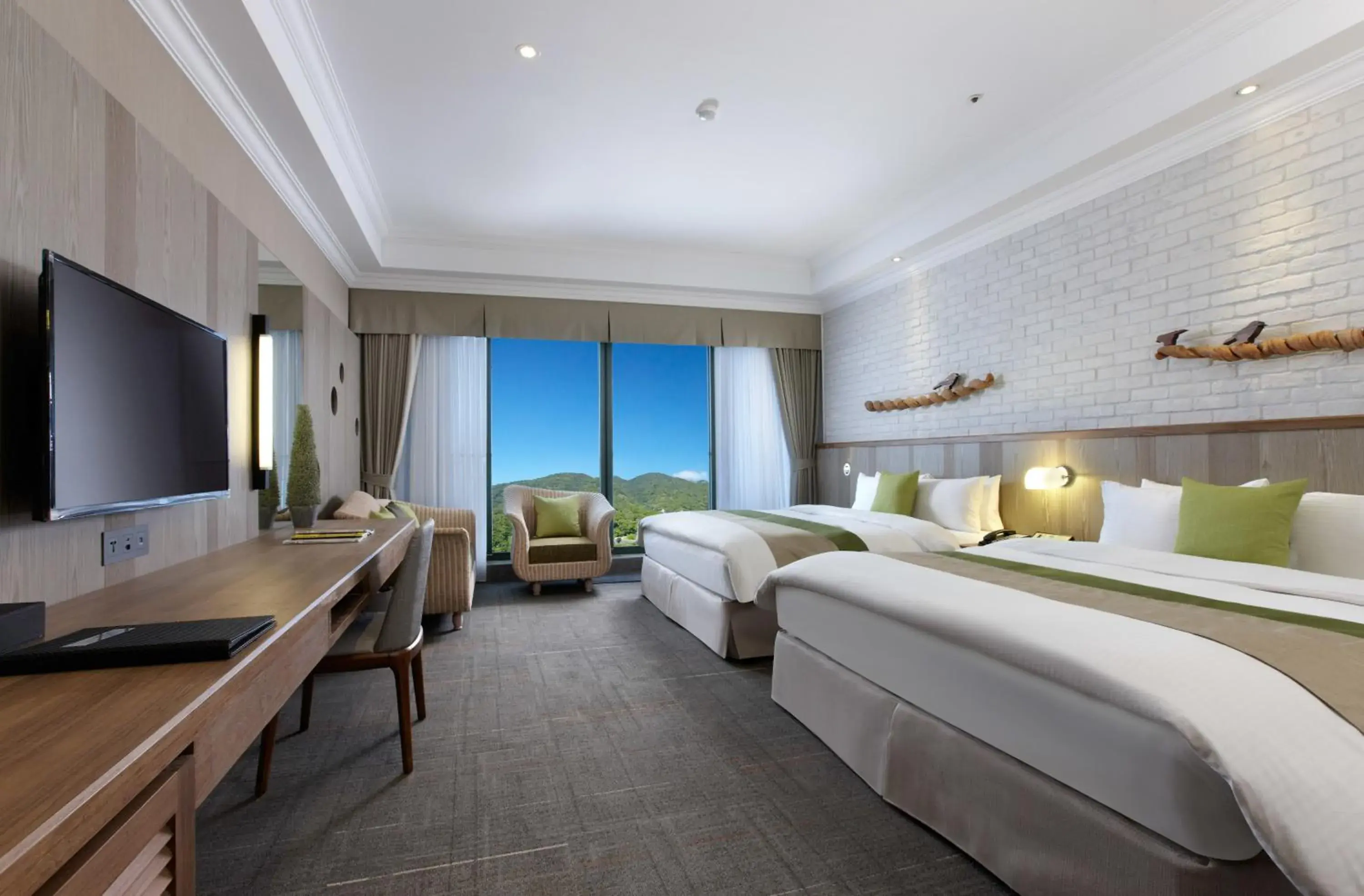 Western Triple Room in Yang Ming Shan Tien Lai Resort & Spa Western Triple Room in Yang Ming Shan Tien Lai Resort & Spa