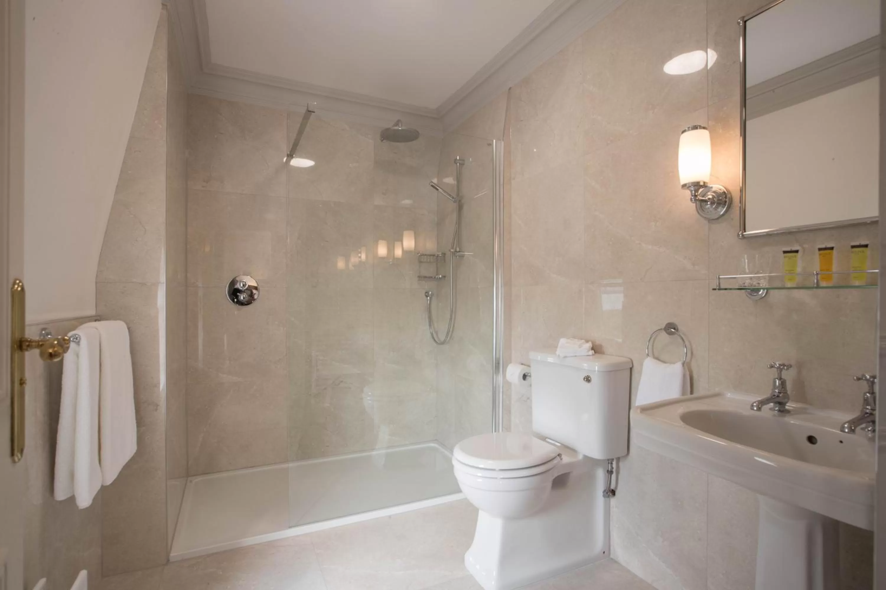 Shower in Dingle Skellig Hotel