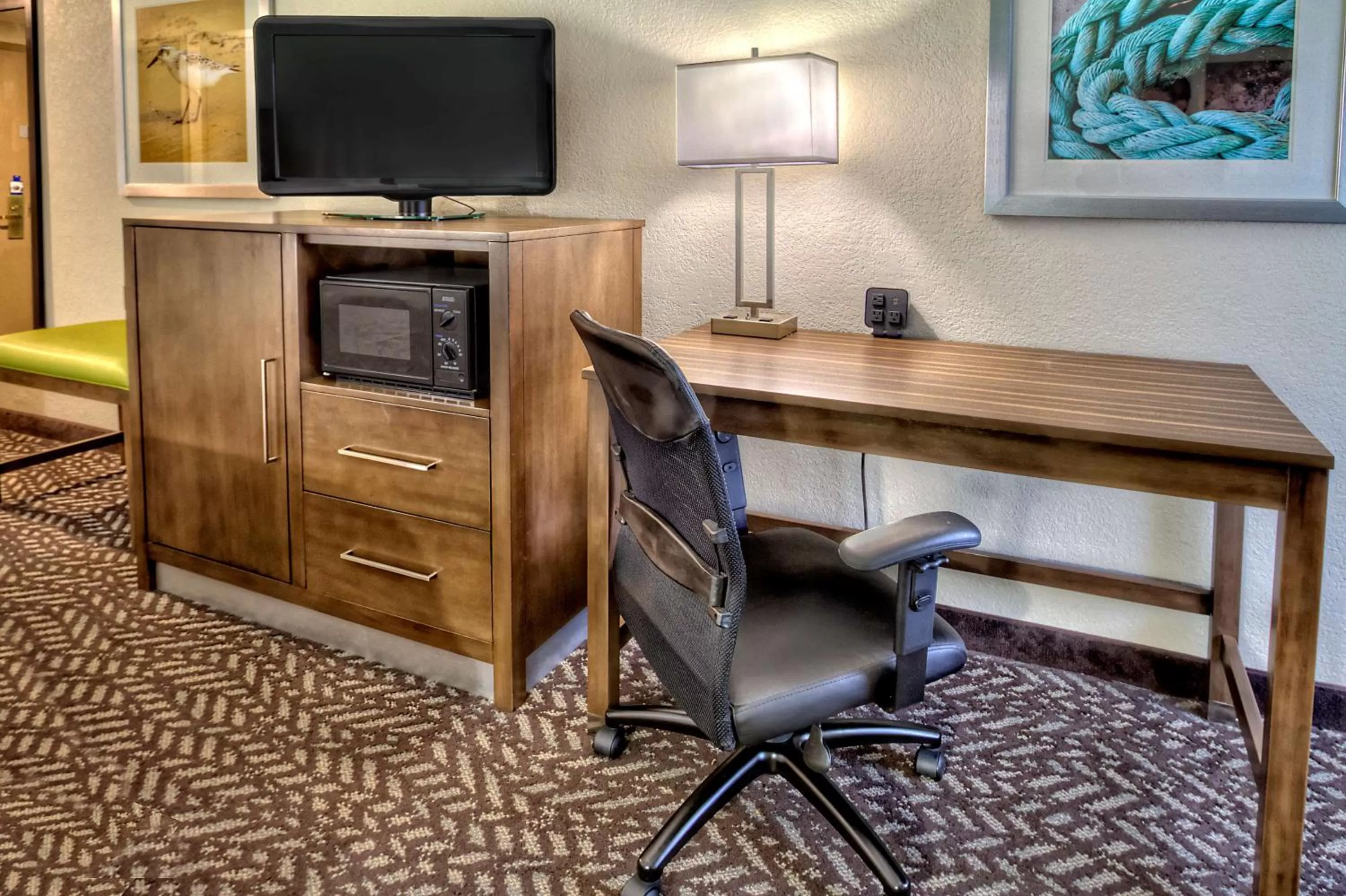 Bed in Hampton Inn Beaufort